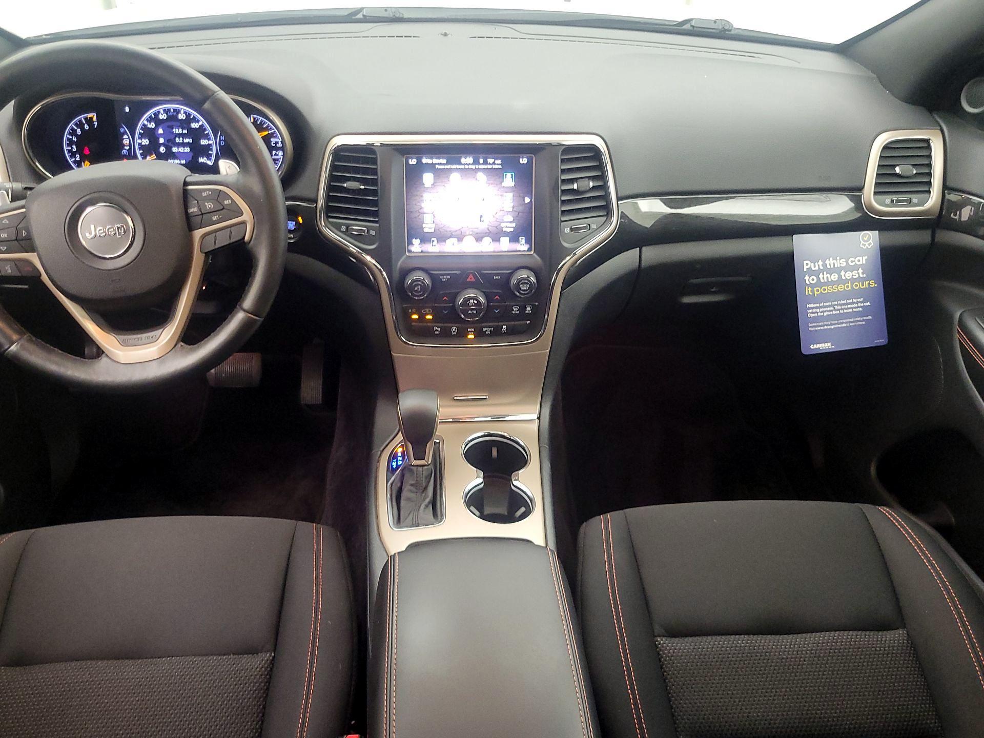 Thumbnail: 2017 Jeep Grand Cherokee - 9