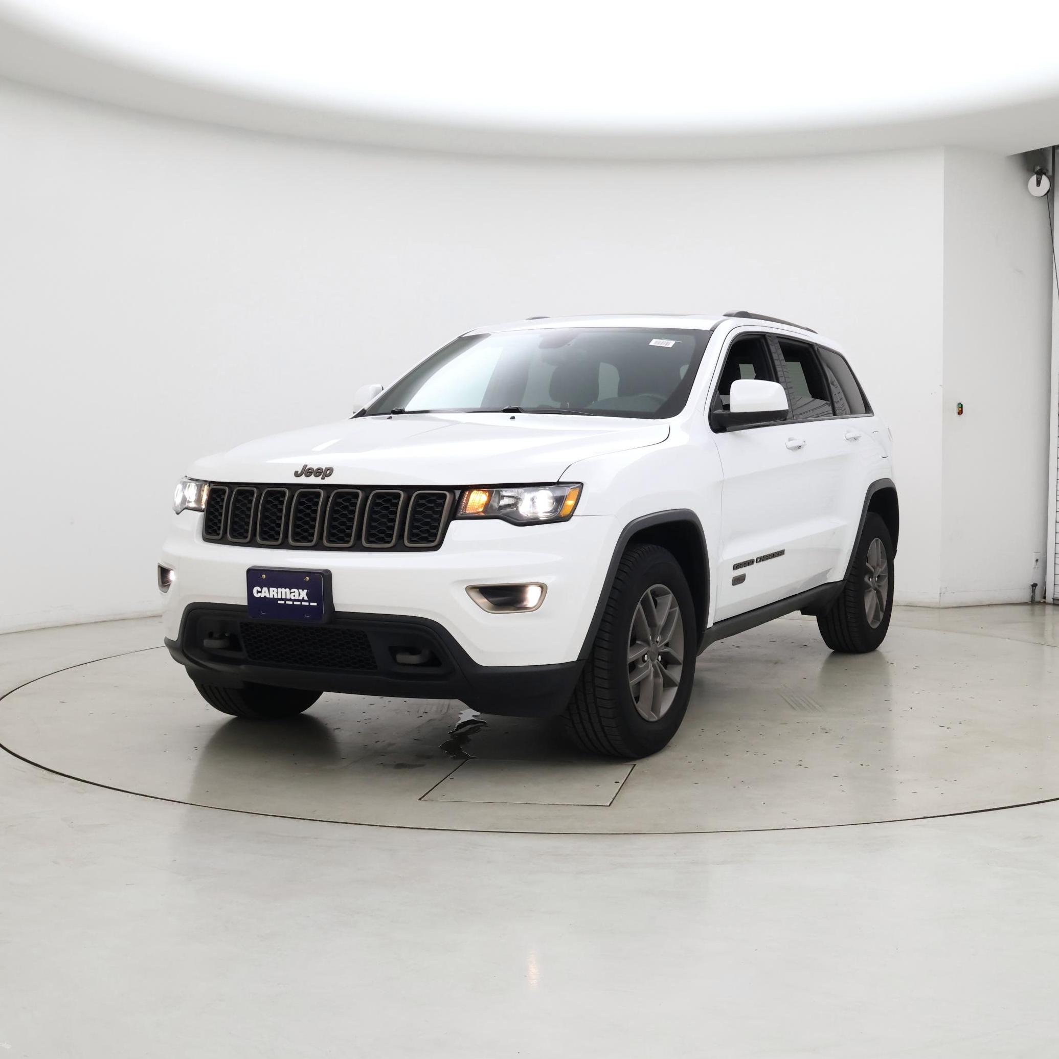 Thumbnail: 2017 Jeep Grand Cherokee - 4
