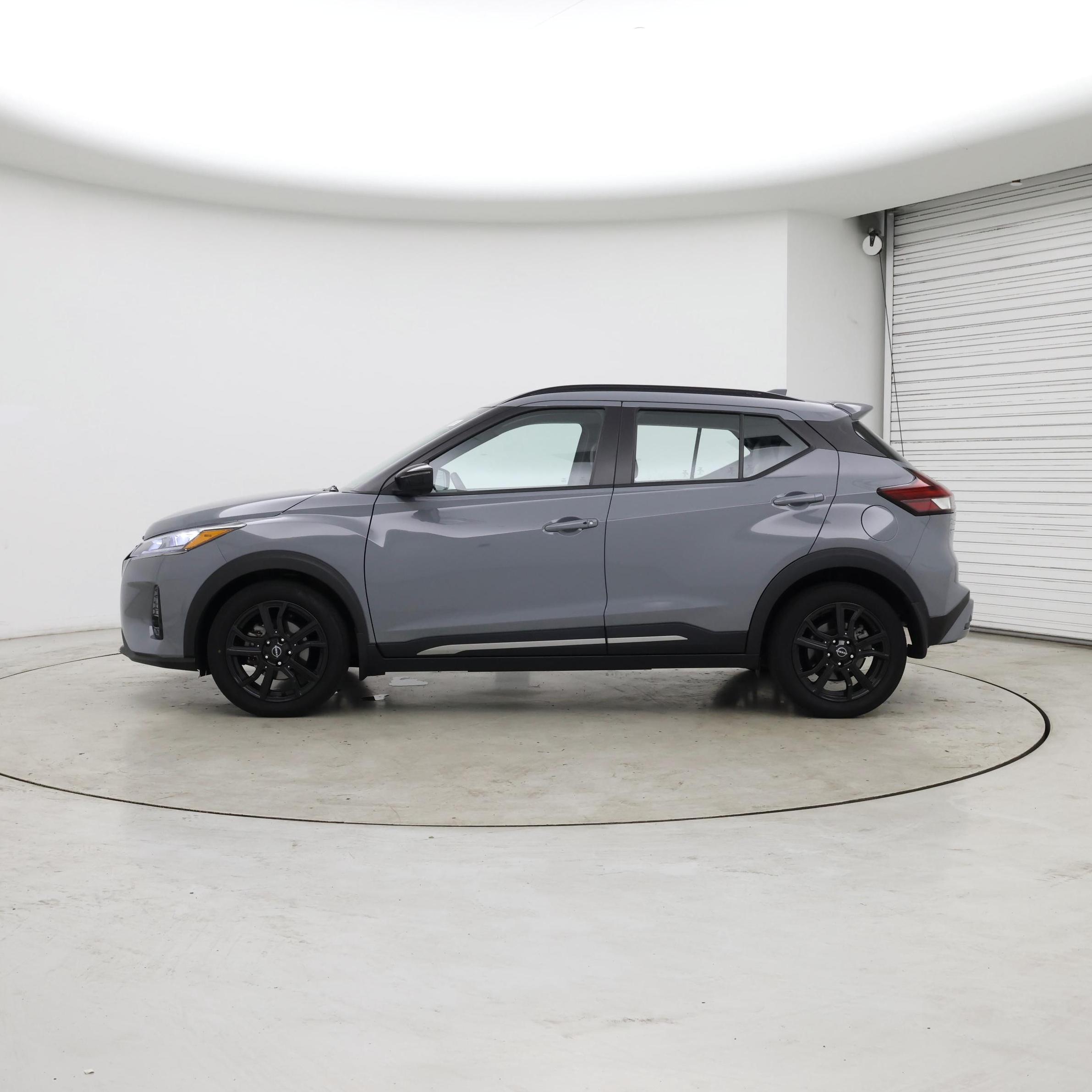 Thumbnail: 2023 Nissan Kicks - 3