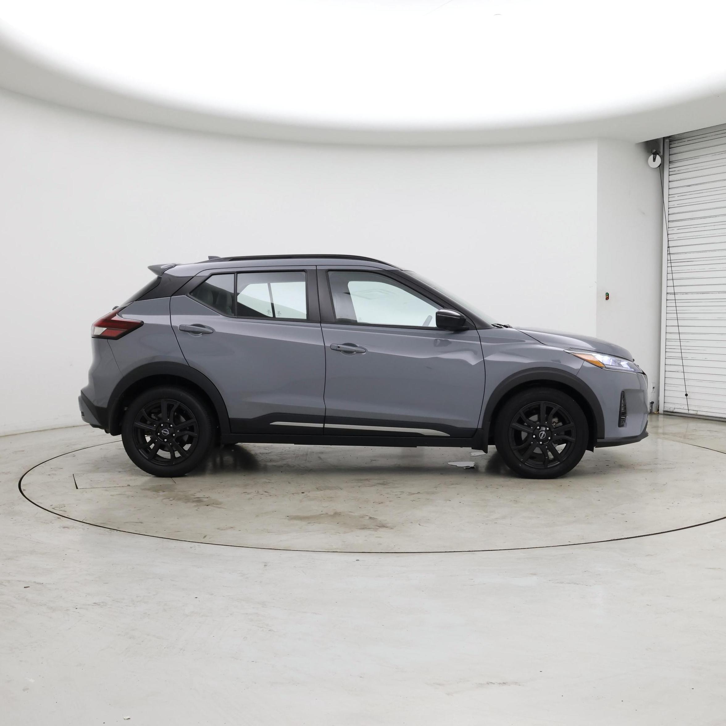 Thumbnail: 2023 Nissan Kicks - 7