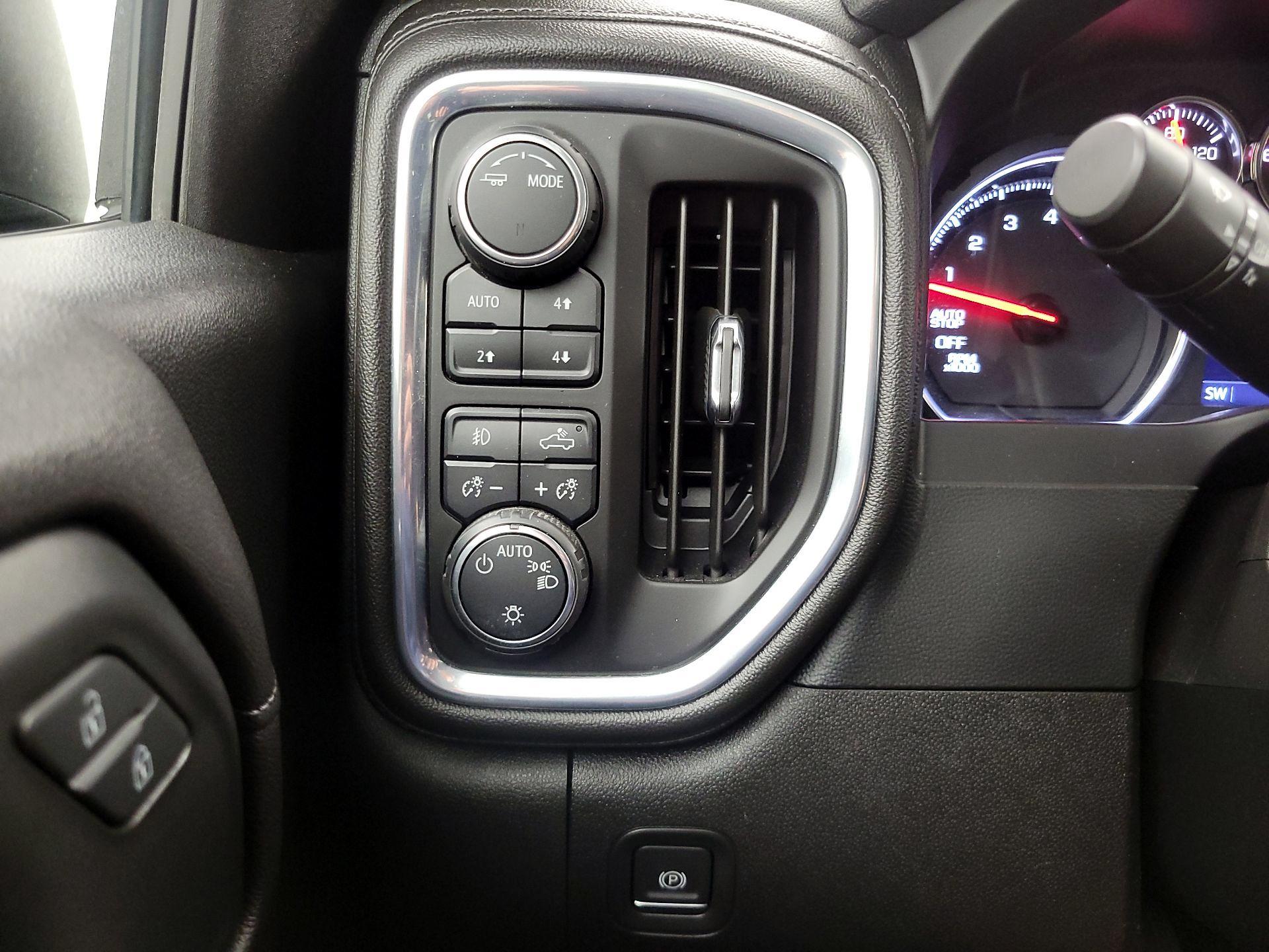 Thumbnail: 2020 Chevrolet Silverado 1500 - 13
