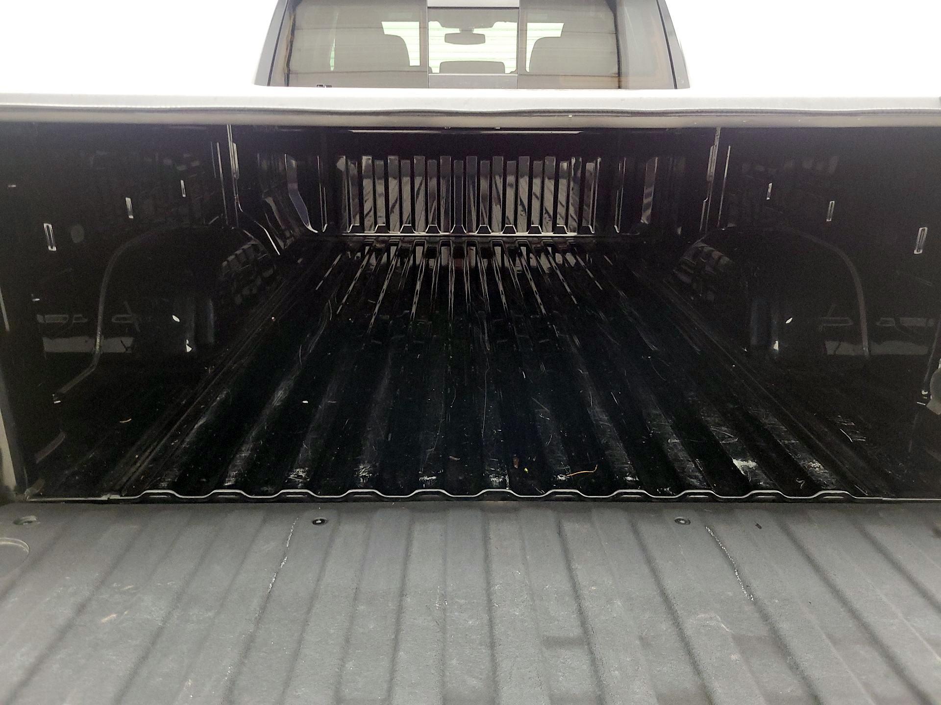 Thumbnail: 2020 Chevrolet Silverado 1500 - 20