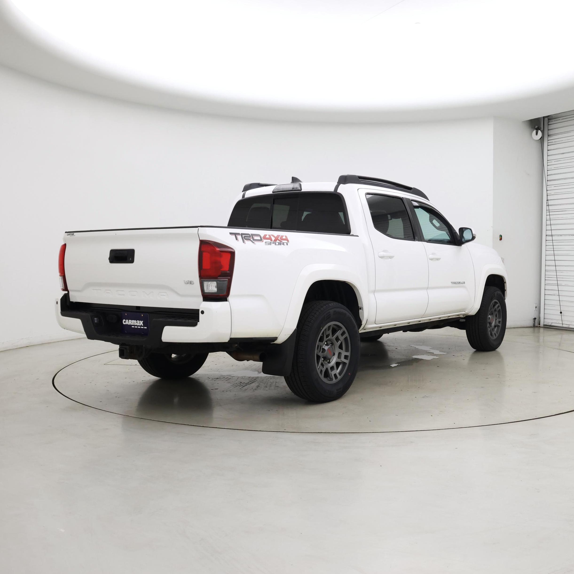 Thumbnail: 2019 Toyota Tacoma - 8