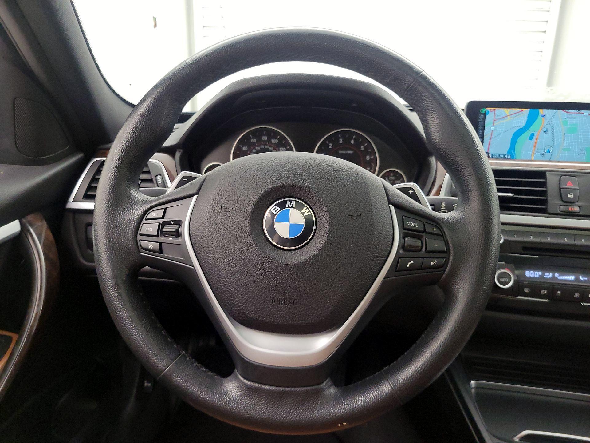 Thumbnail: 2016 BMW 3 Series - 10