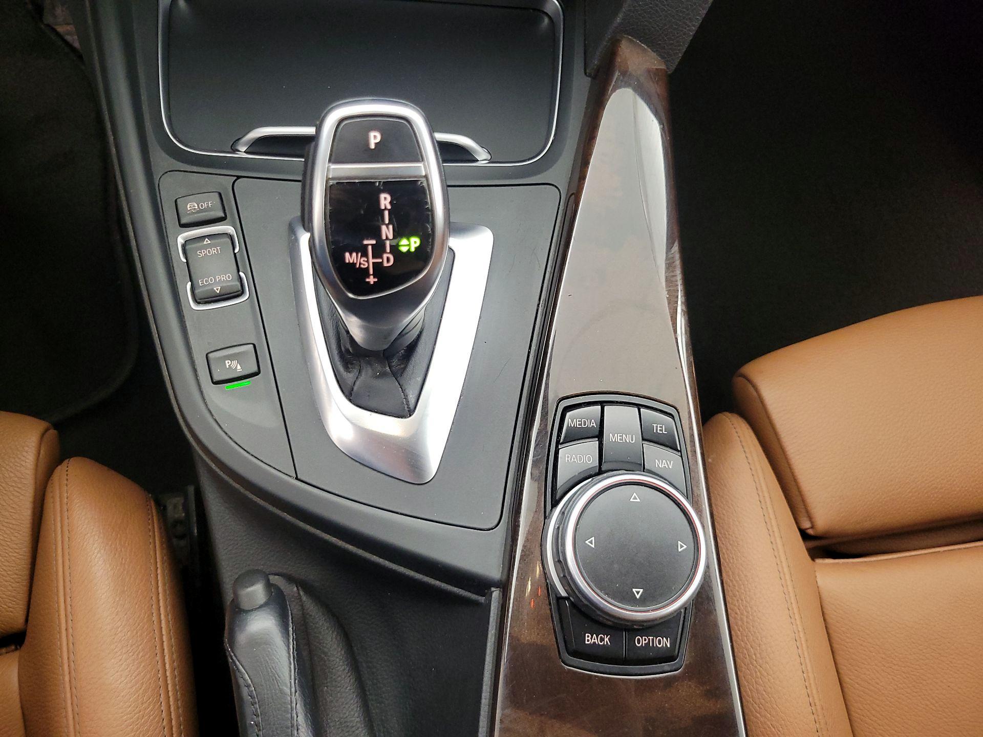 Thumbnail: 2016 BMW 3 Series - 18