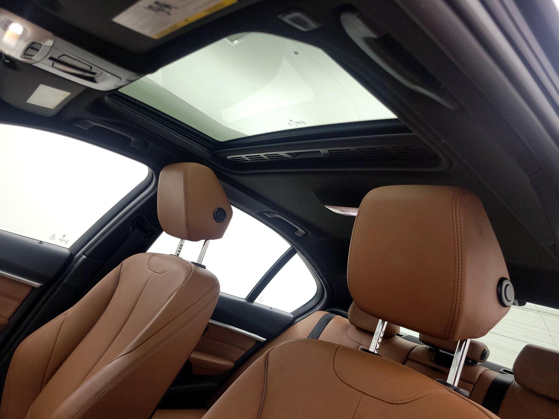 Thumbnail: 2016 BMW 3 Series - 20