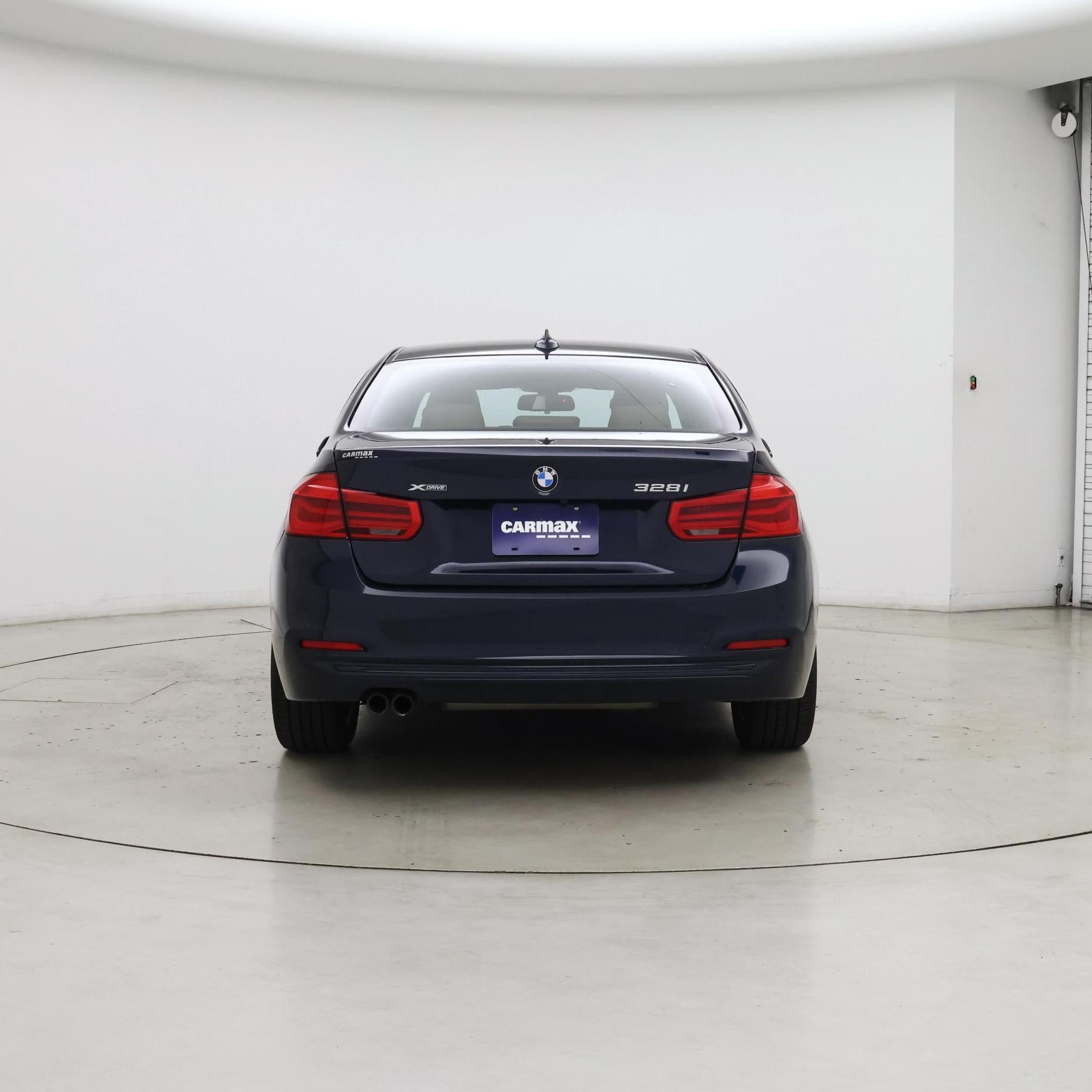 Thumbnail: 2016 BMW 3 Series - 6