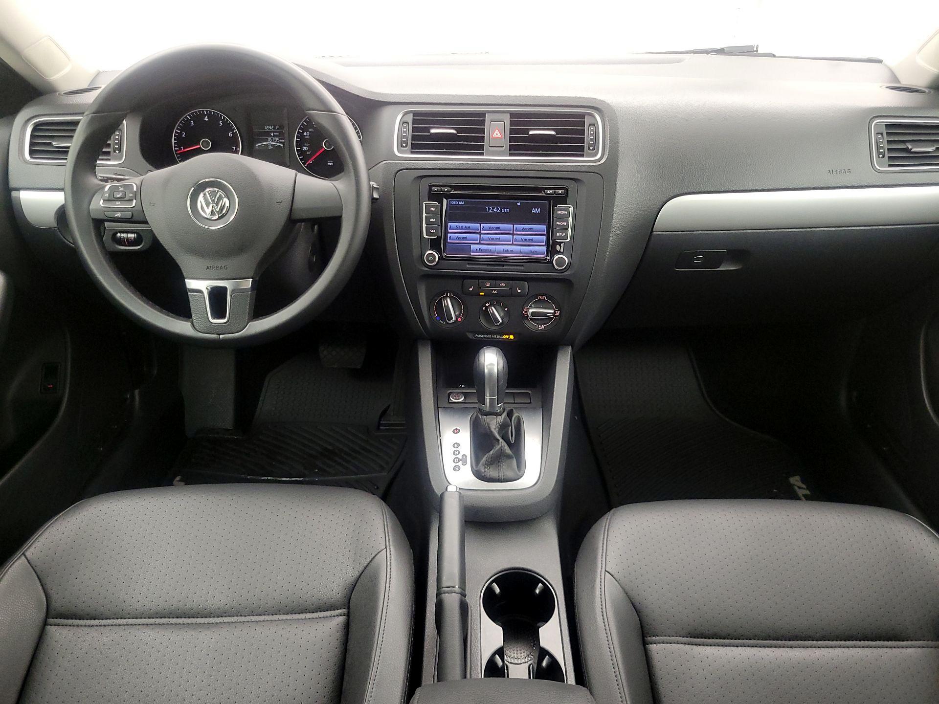 Thumbnail: 2014 Volkswagen Jetta - 9