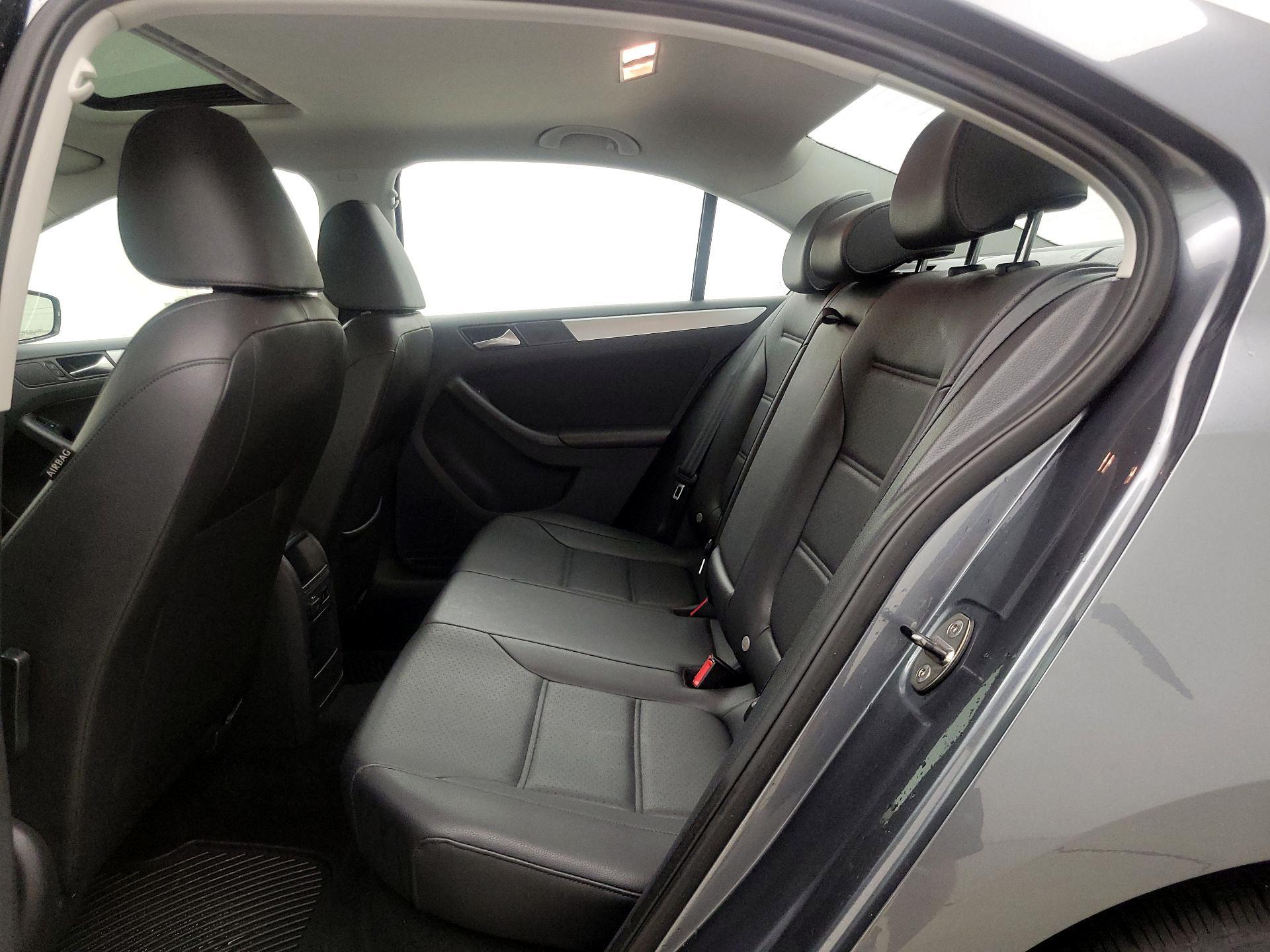Thumbnail: 2014 Volkswagen Jetta - 19