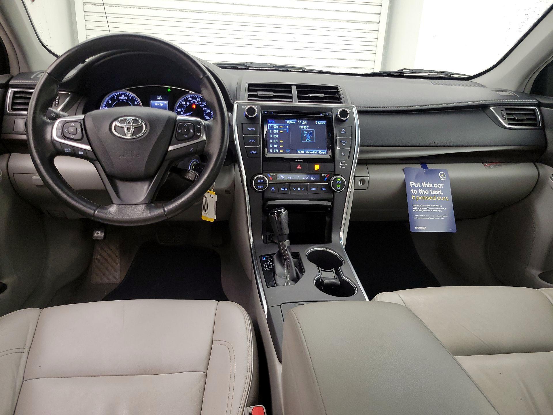 Thumbnail: 2016 Toyota Camry - 9