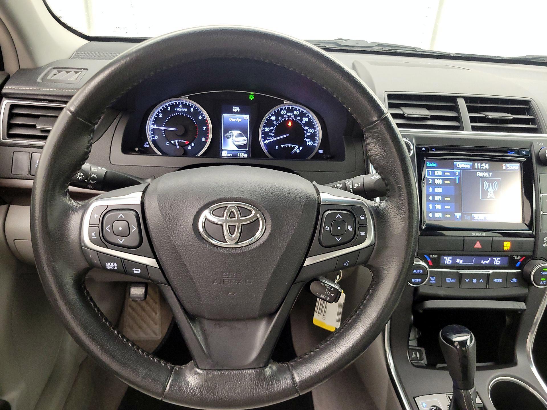 Thumbnail: 2016 Toyota Camry - 10