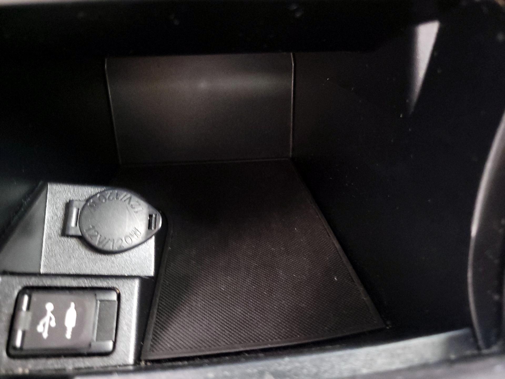 Thumbnail: 2016 Toyota Camry - 17