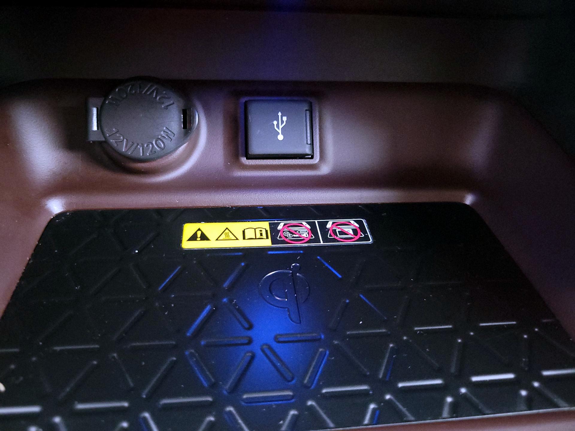 Thumbnail: 2022 Toyota RAV4 - 18