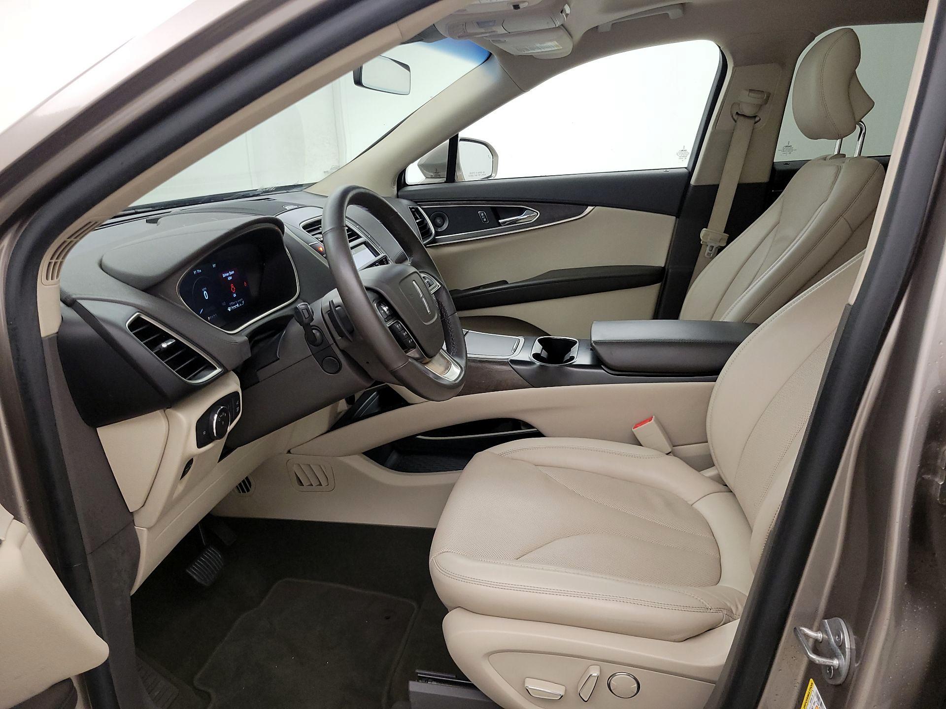 Thumbnail: 2019 Lincoln Nautilus - 11