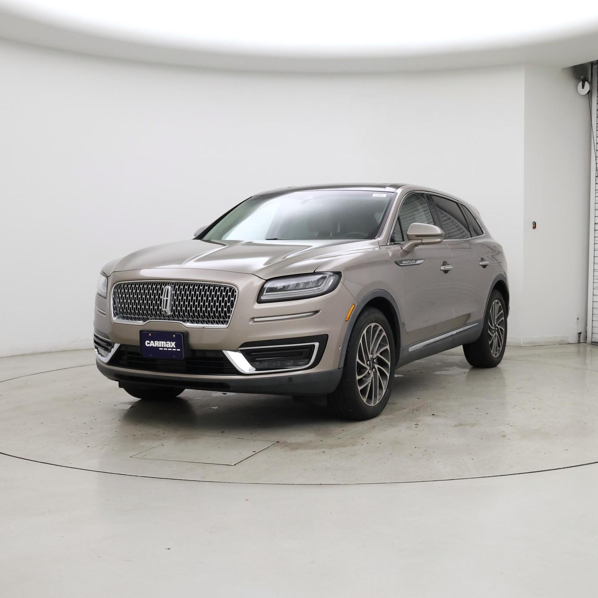 Thumbnail: 2019 Lincoln Nautilus - 4