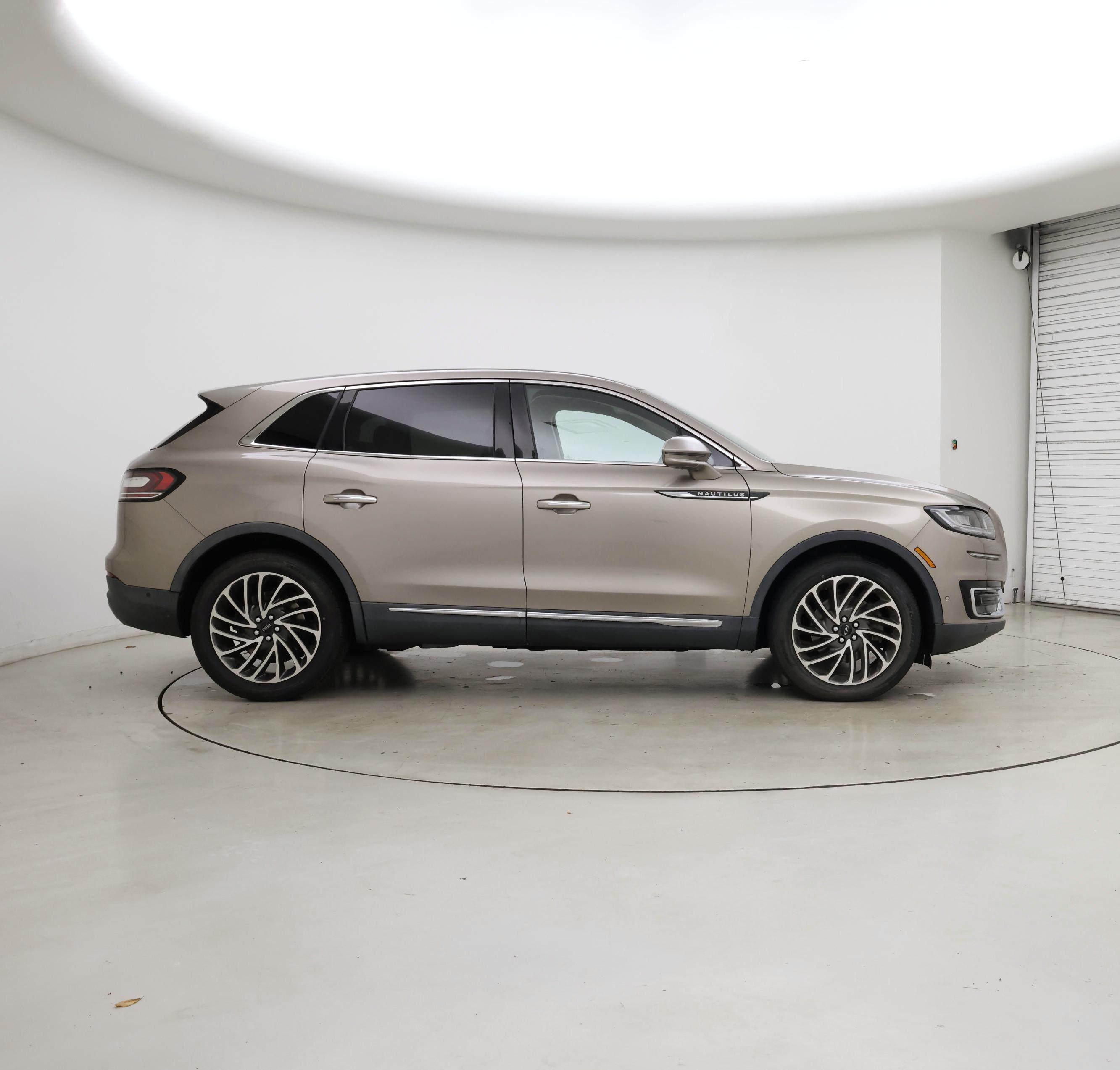 Thumbnail: 2019 Lincoln Nautilus - 7