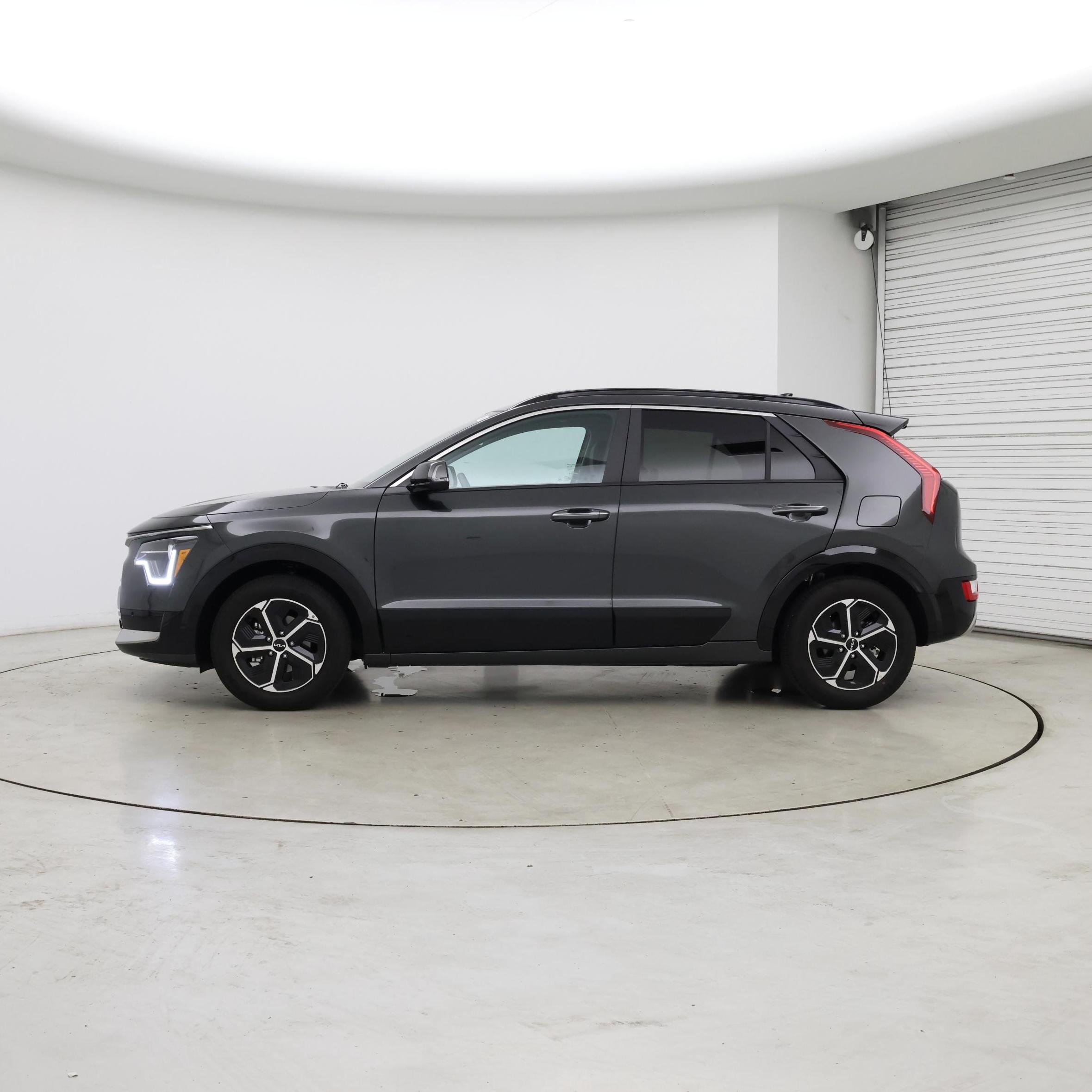 Thumbnail: 2025 Kia Niro - 3
