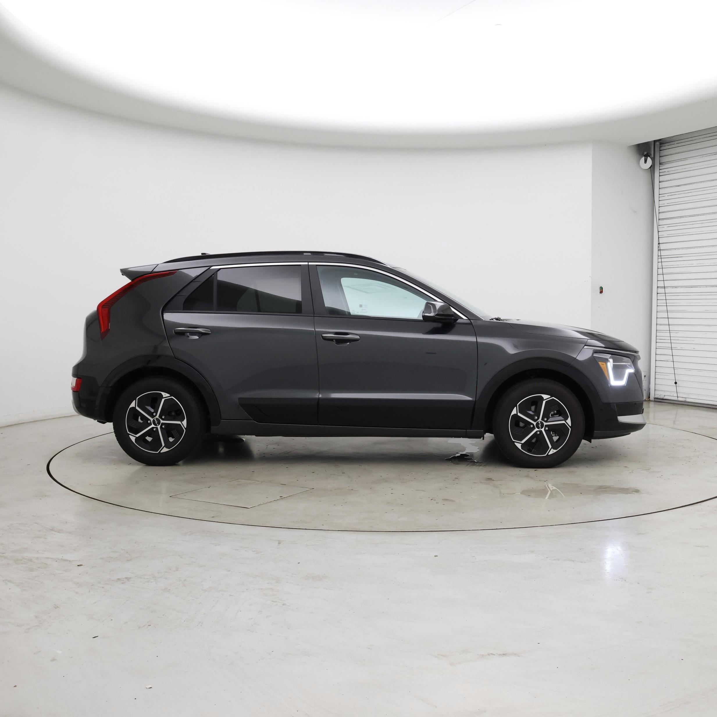 Thumbnail: 2025 Kia Niro - 7