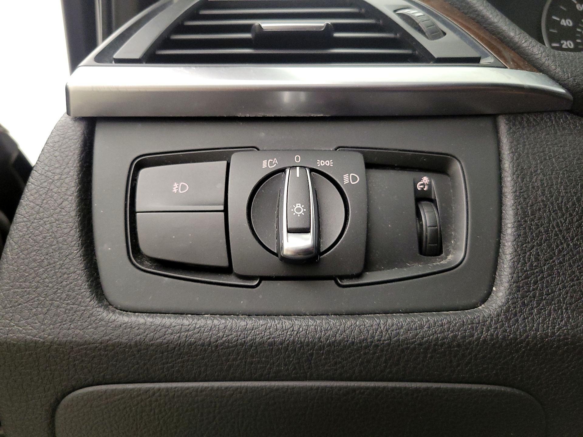 Thumbnail: 2014 BMW 3 Series - 13