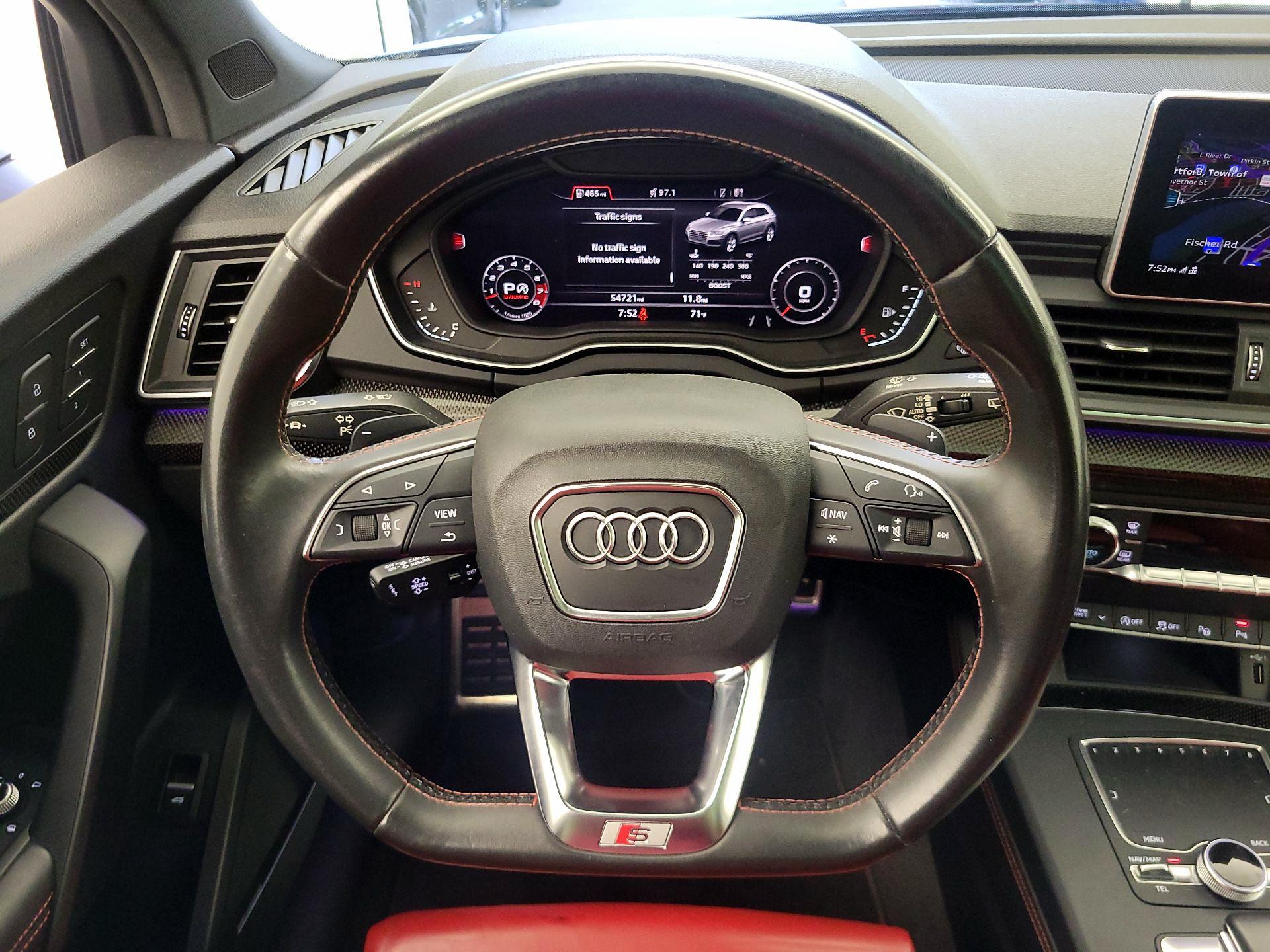 Thumbnail: 2019 Audi SQ5 - 10