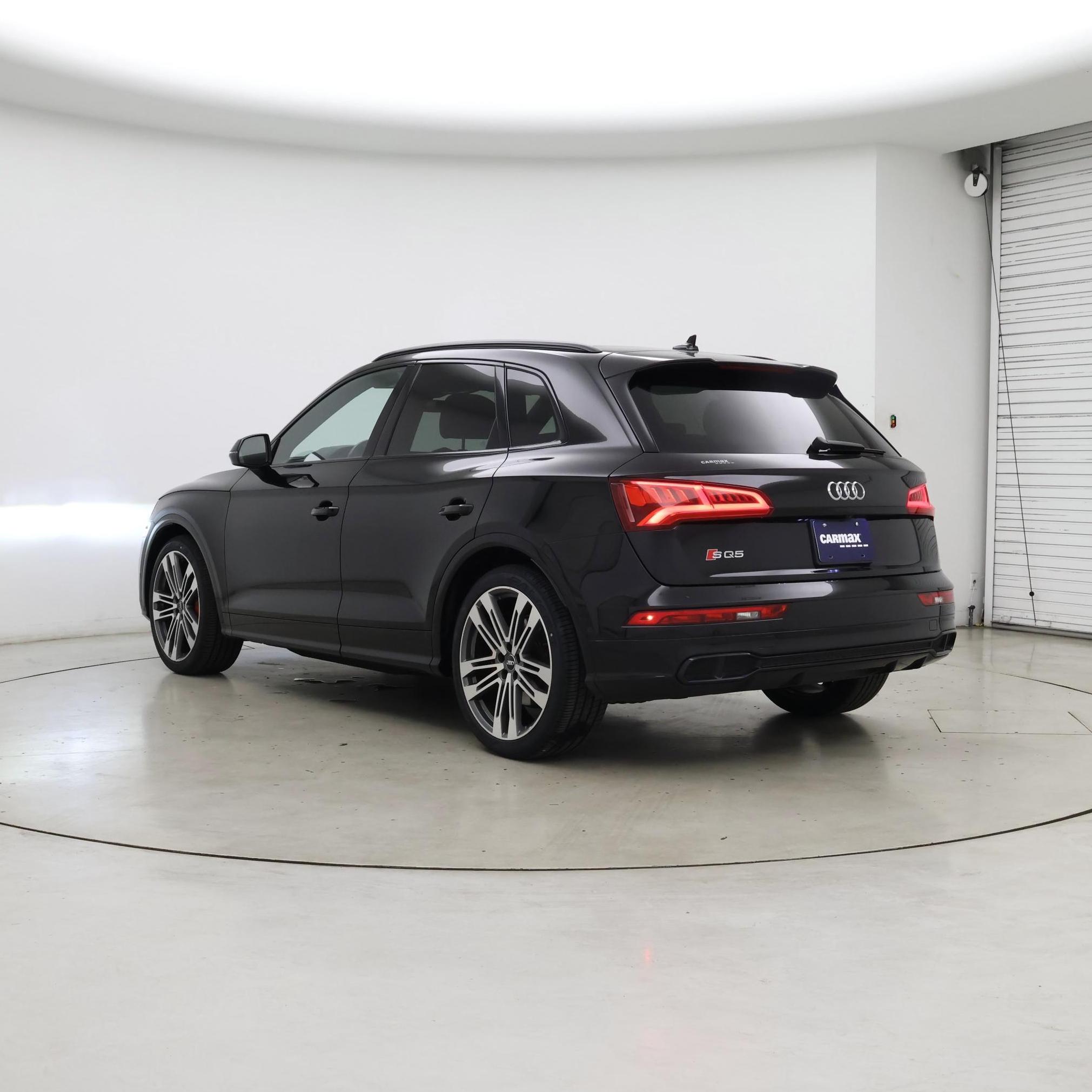 Thumbnail: 2019 Audi SQ5 - 2