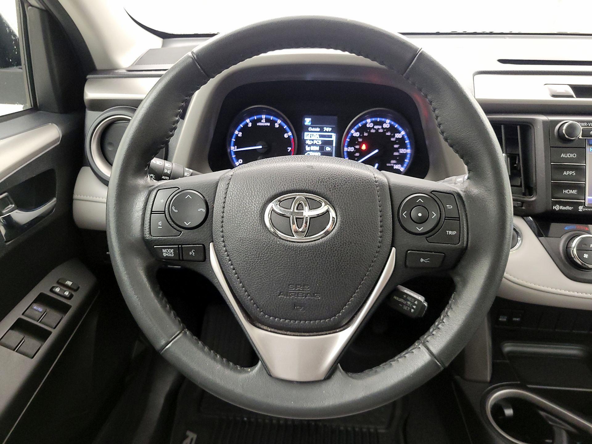 Thumbnail: 2017 Toyota RAV4 - 10