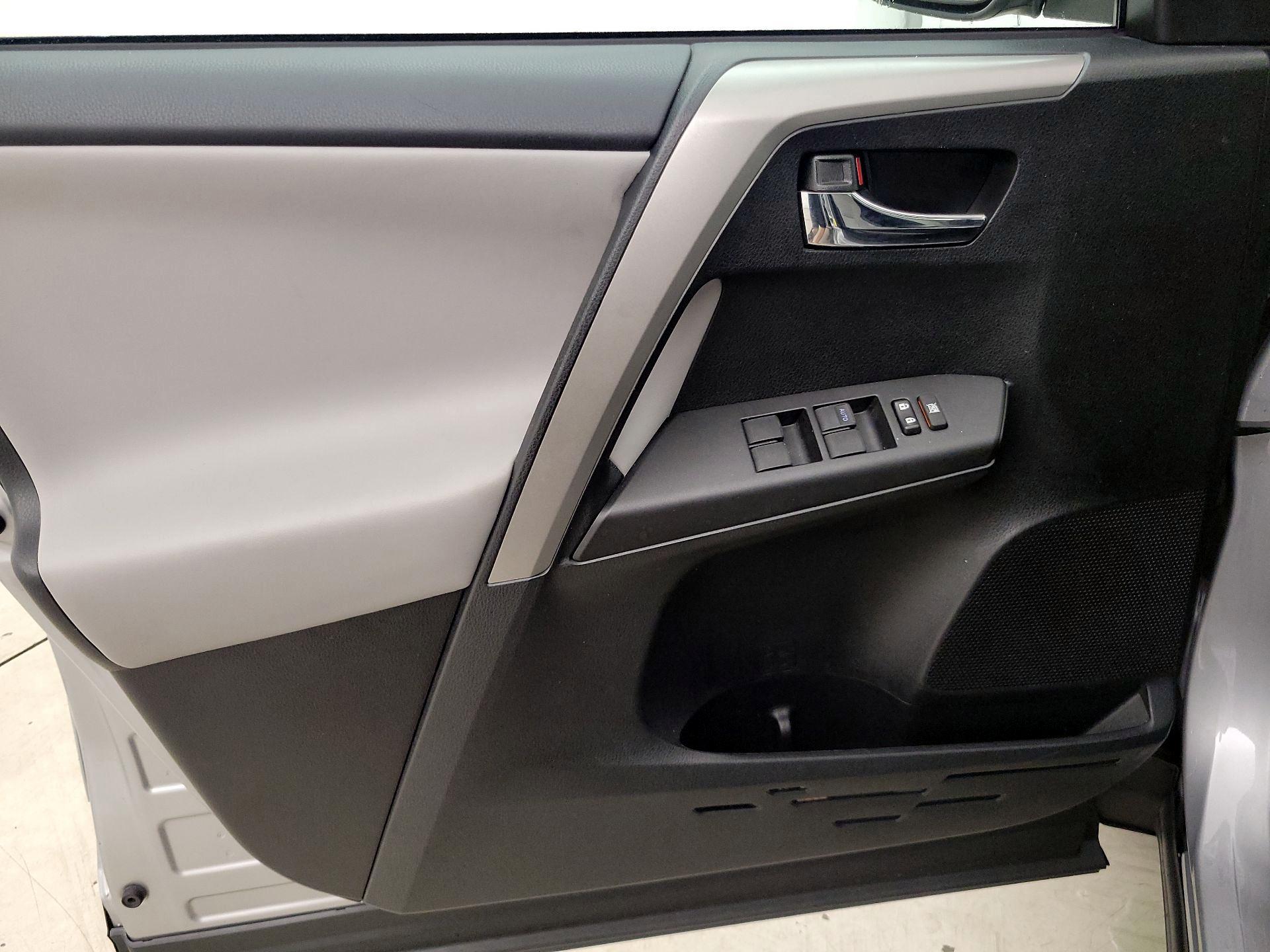 Thumbnail: 2017 Toyota RAV4 - 12