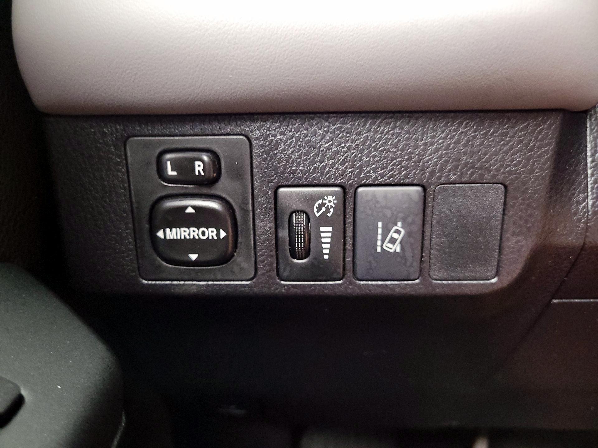 Thumbnail: 2017 Toyota RAV4 - 13