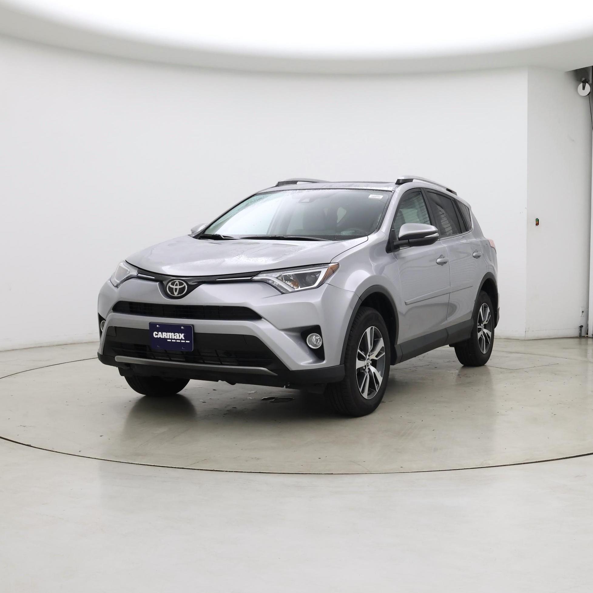 Thumbnail: 2017 Toyota RAV4 - 4