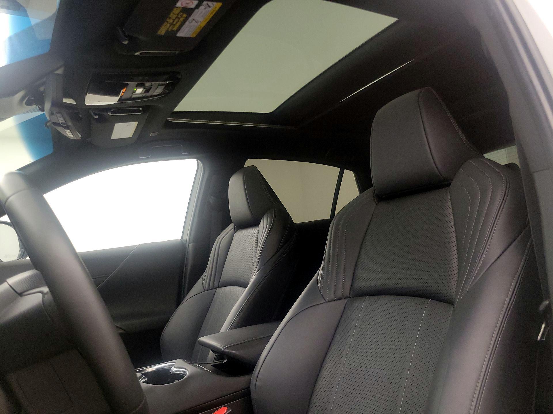 Thumbnail: 2023 Toyota Venza - 19