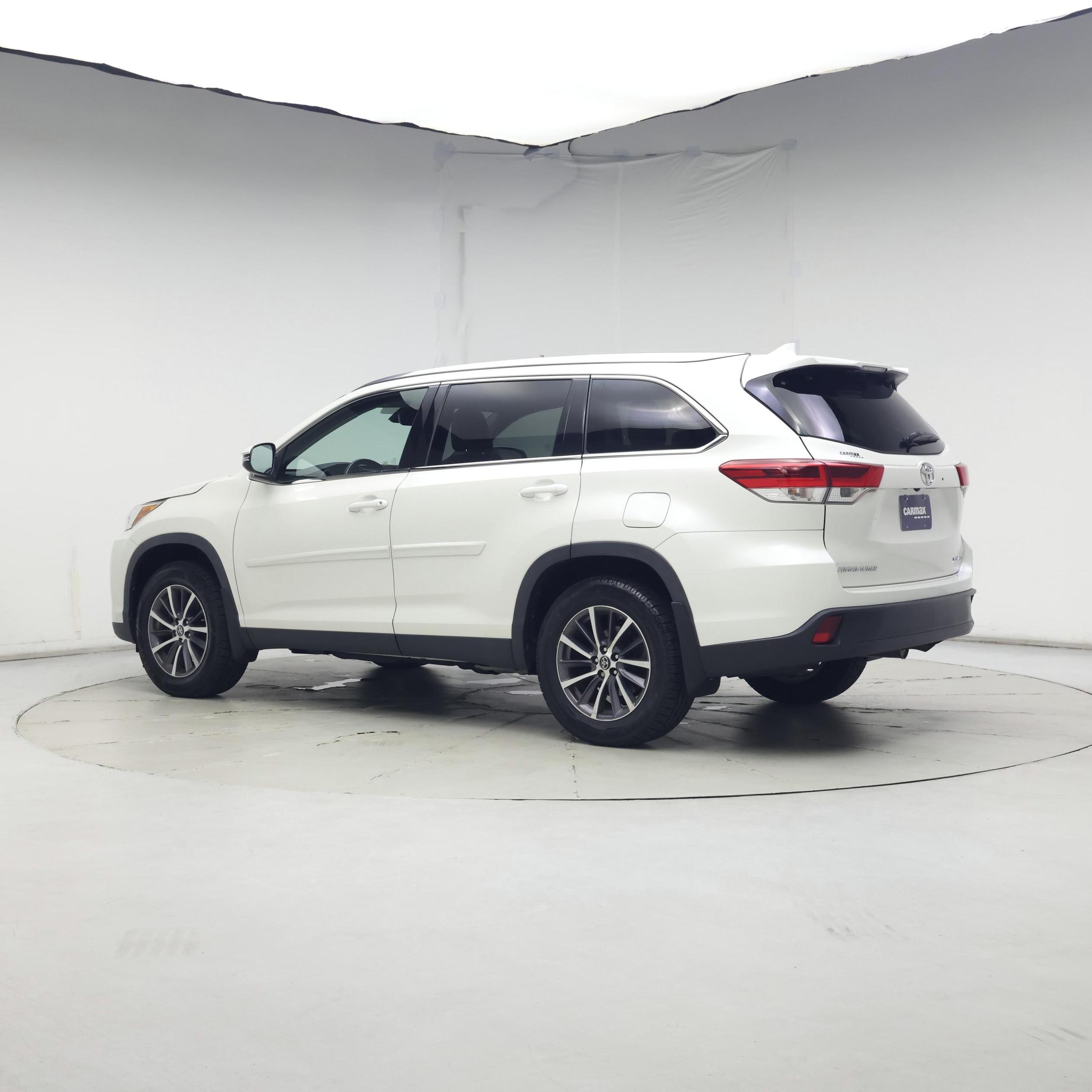 Thumbnail: 2019 Toyota Highlander - 2