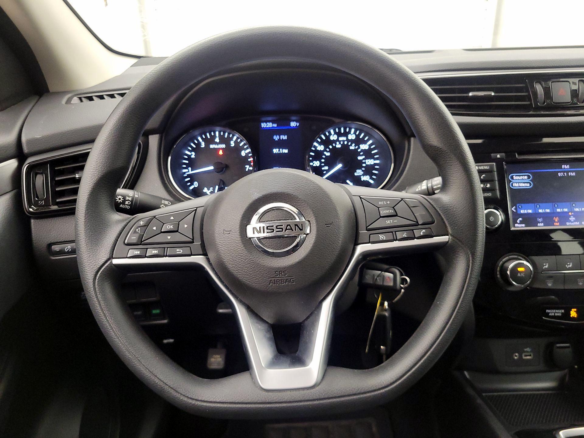Thumbnail: 2021 Nissan Rogue Sport - 10