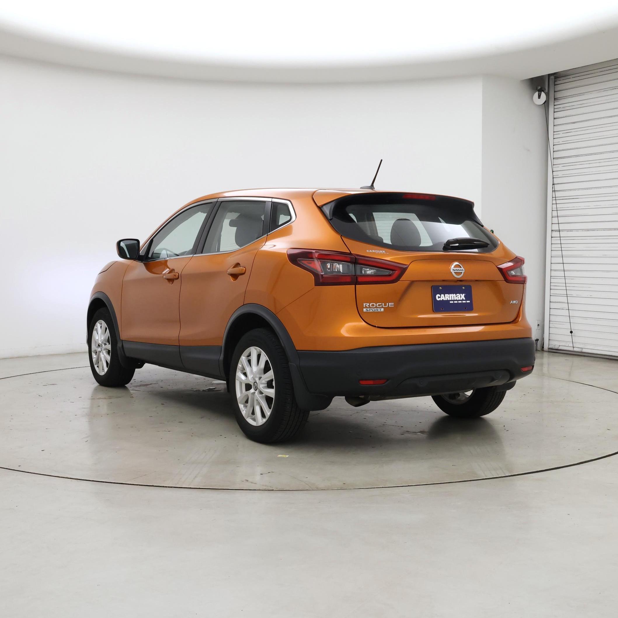 Thumbnail: 2021 Nissan Rogue Sport - 2