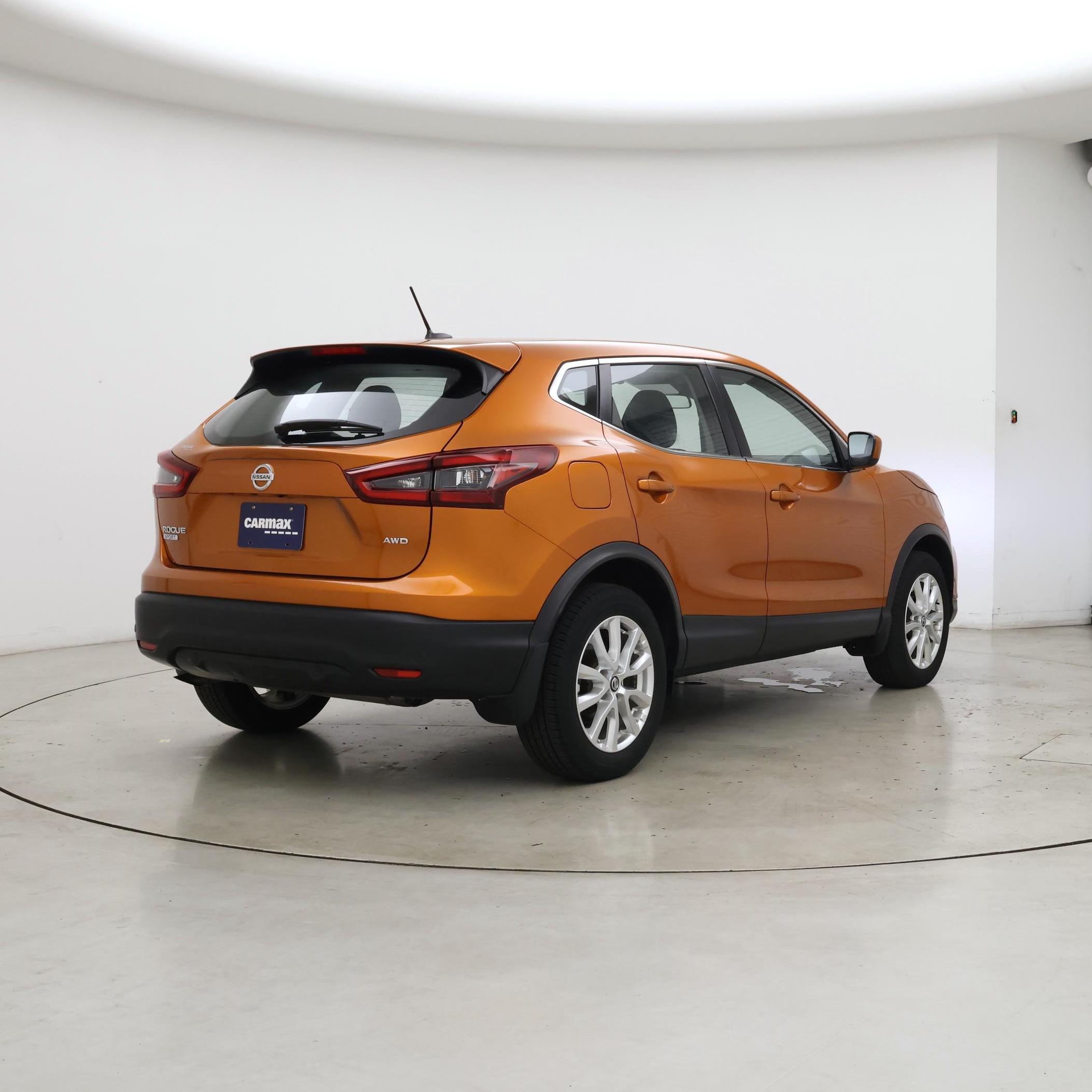Thumbnail: 2021 Nissan Rogue Sport - 8