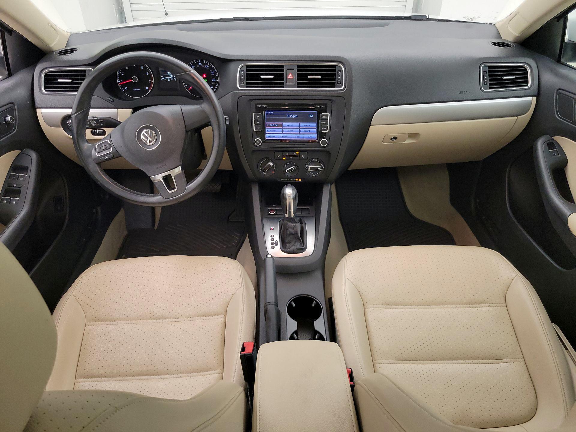 Thumbnail: 2014 Volkswagen Jetta - 9