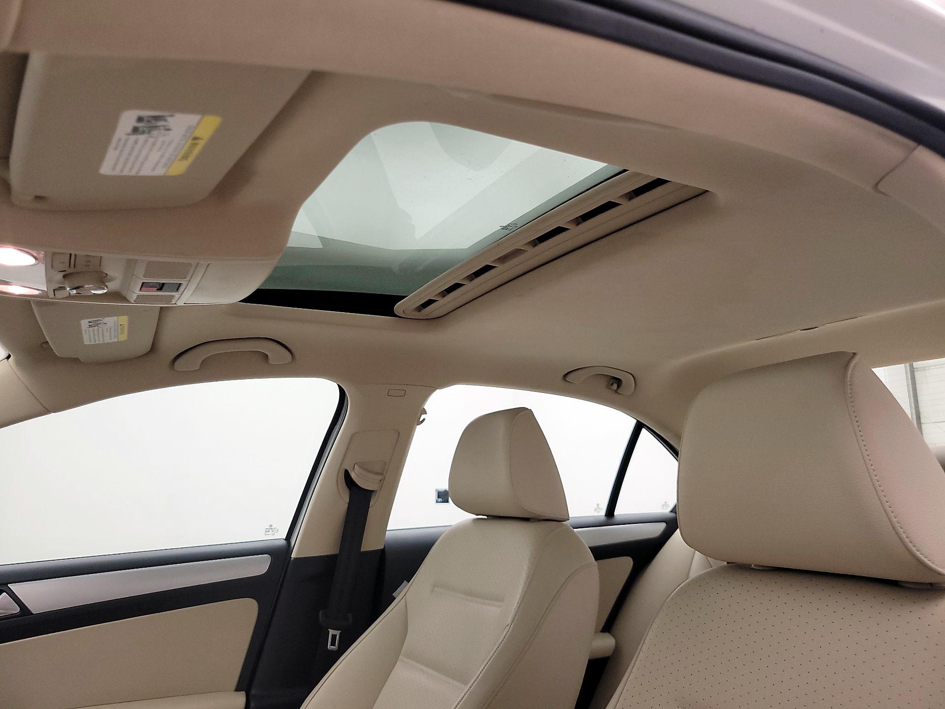 Thumbnail: 2014 Volkswagen Jetta - 17