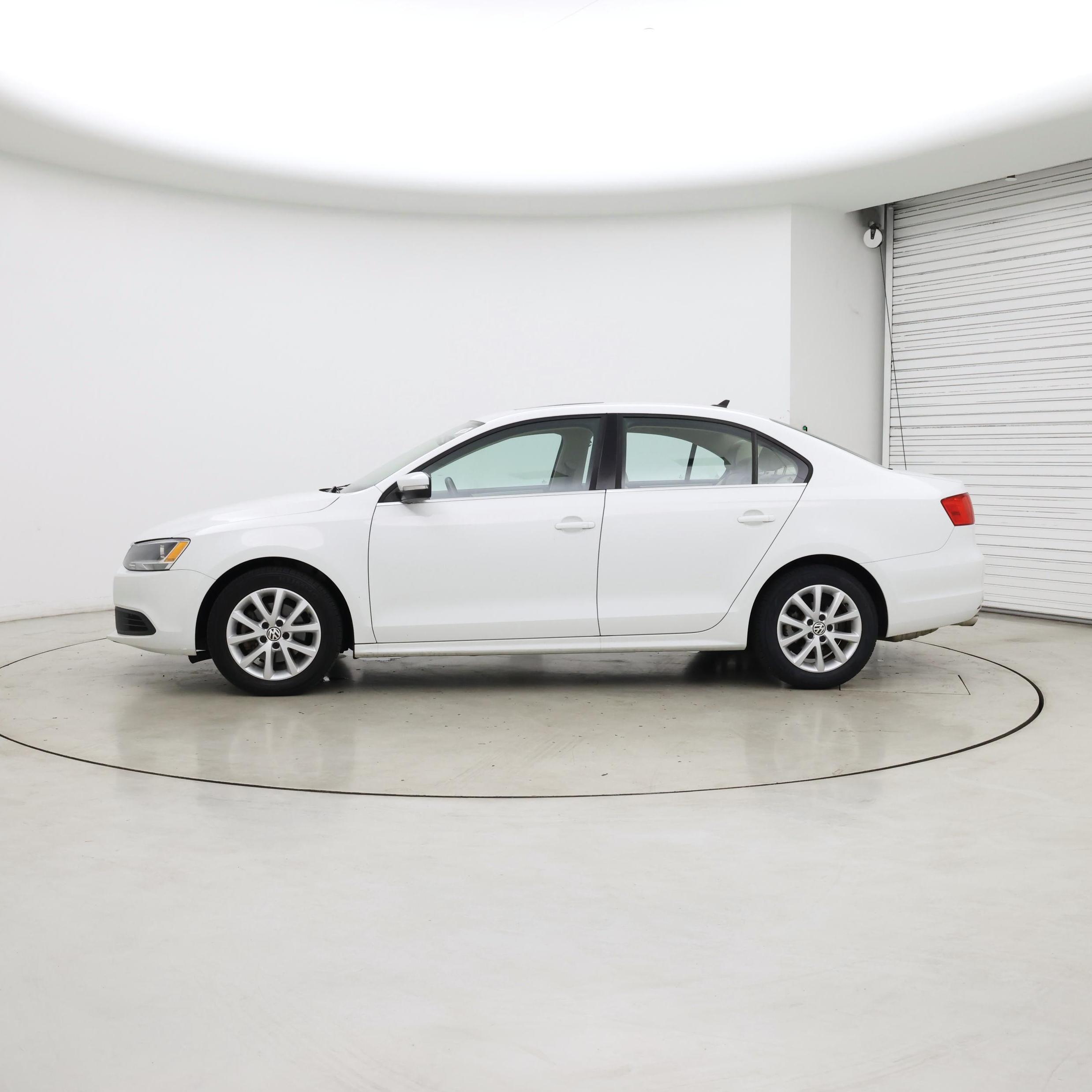 Thumbnail: 2014 Volkswagen Jetta - 3
