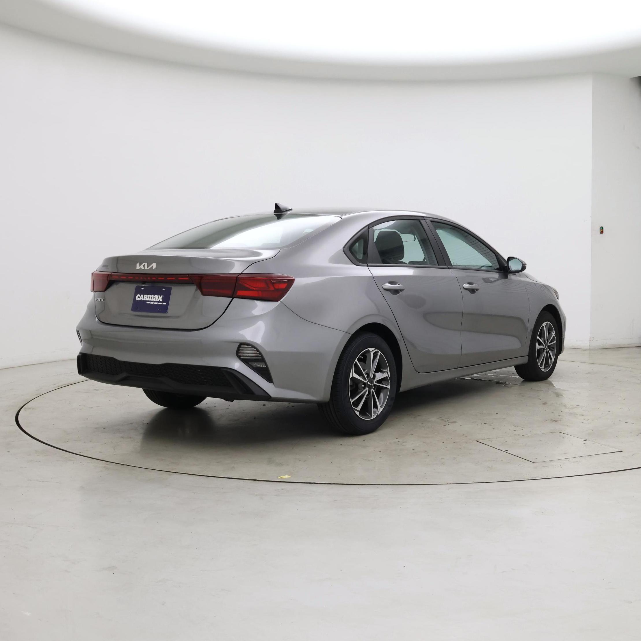 Thumbnail: 2023 Kia Forte - 8