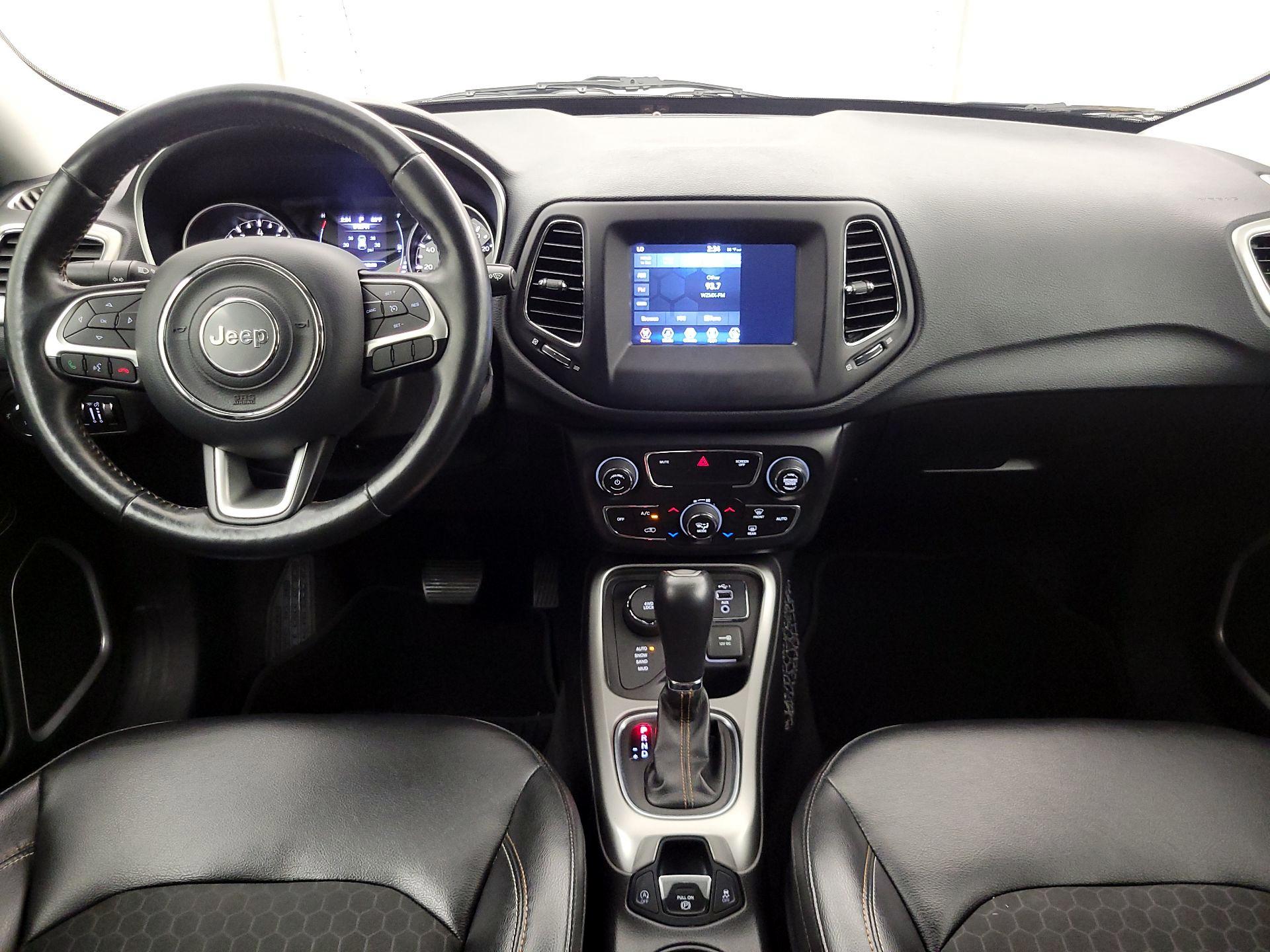 Thumbnail: 2019 Jeep Compass - 9