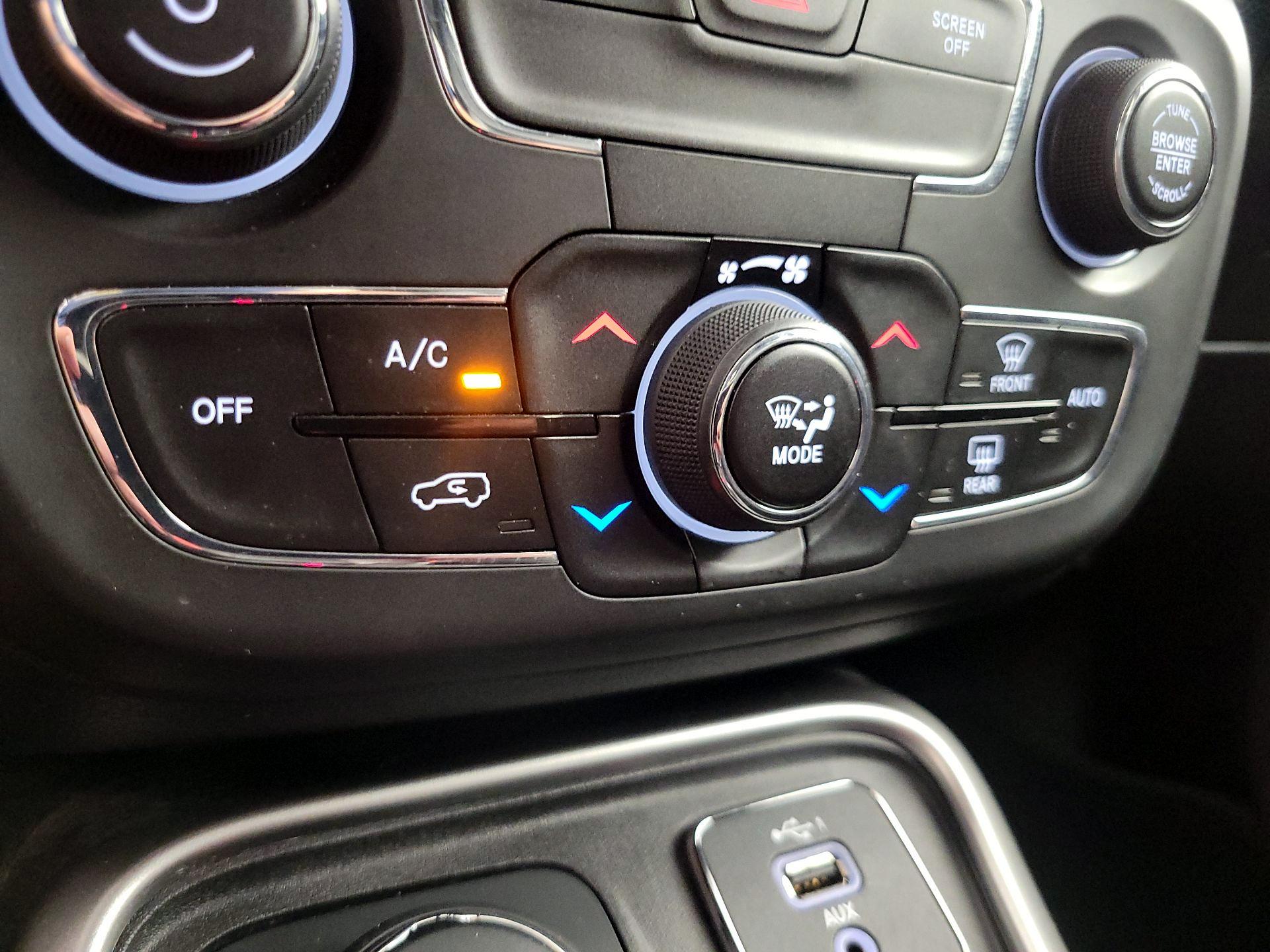 Thumbnail: 2019 Jeep Compass - 16
