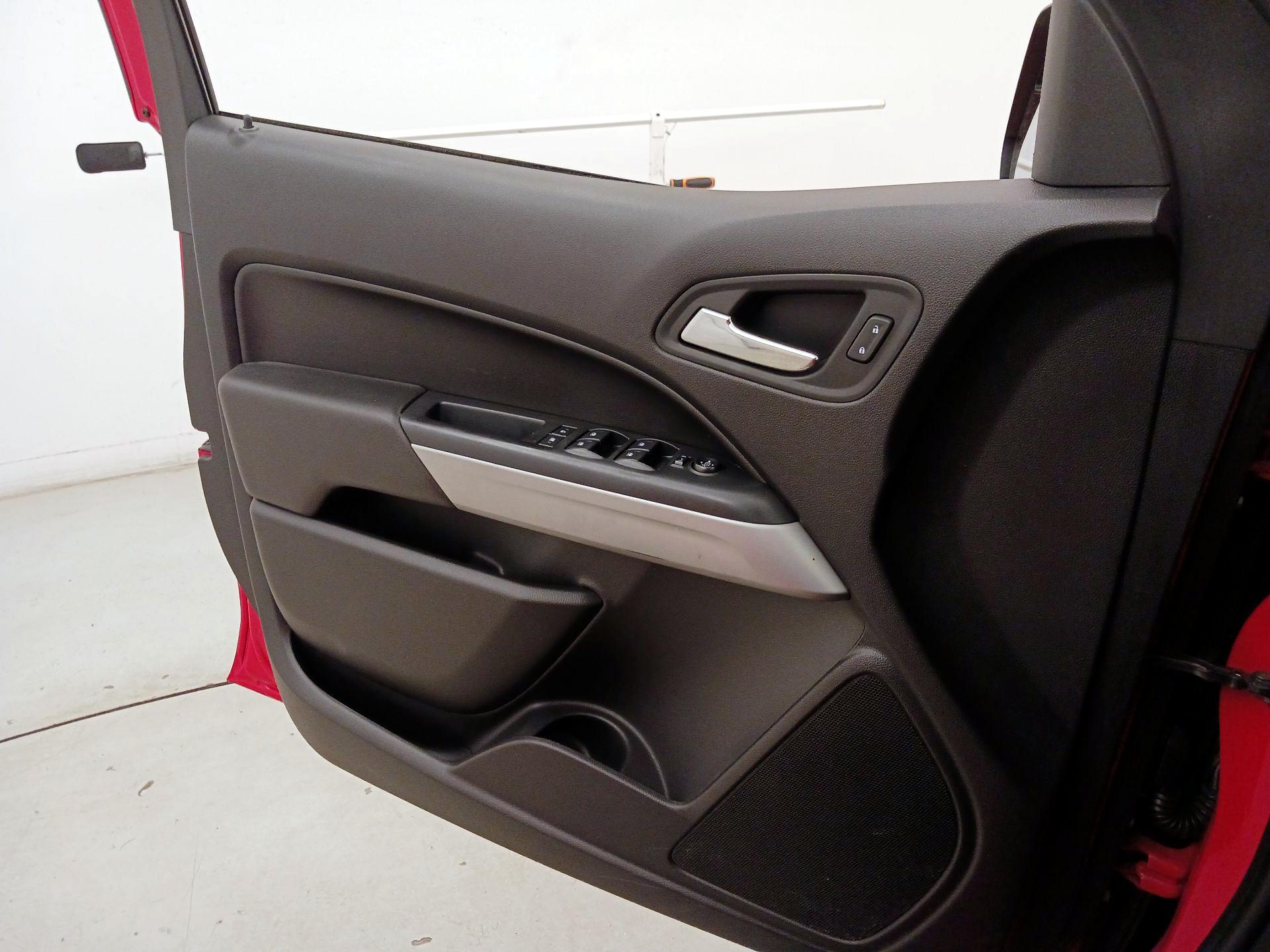 Thumbnail: 2018 Chevrolet Colorado - 12