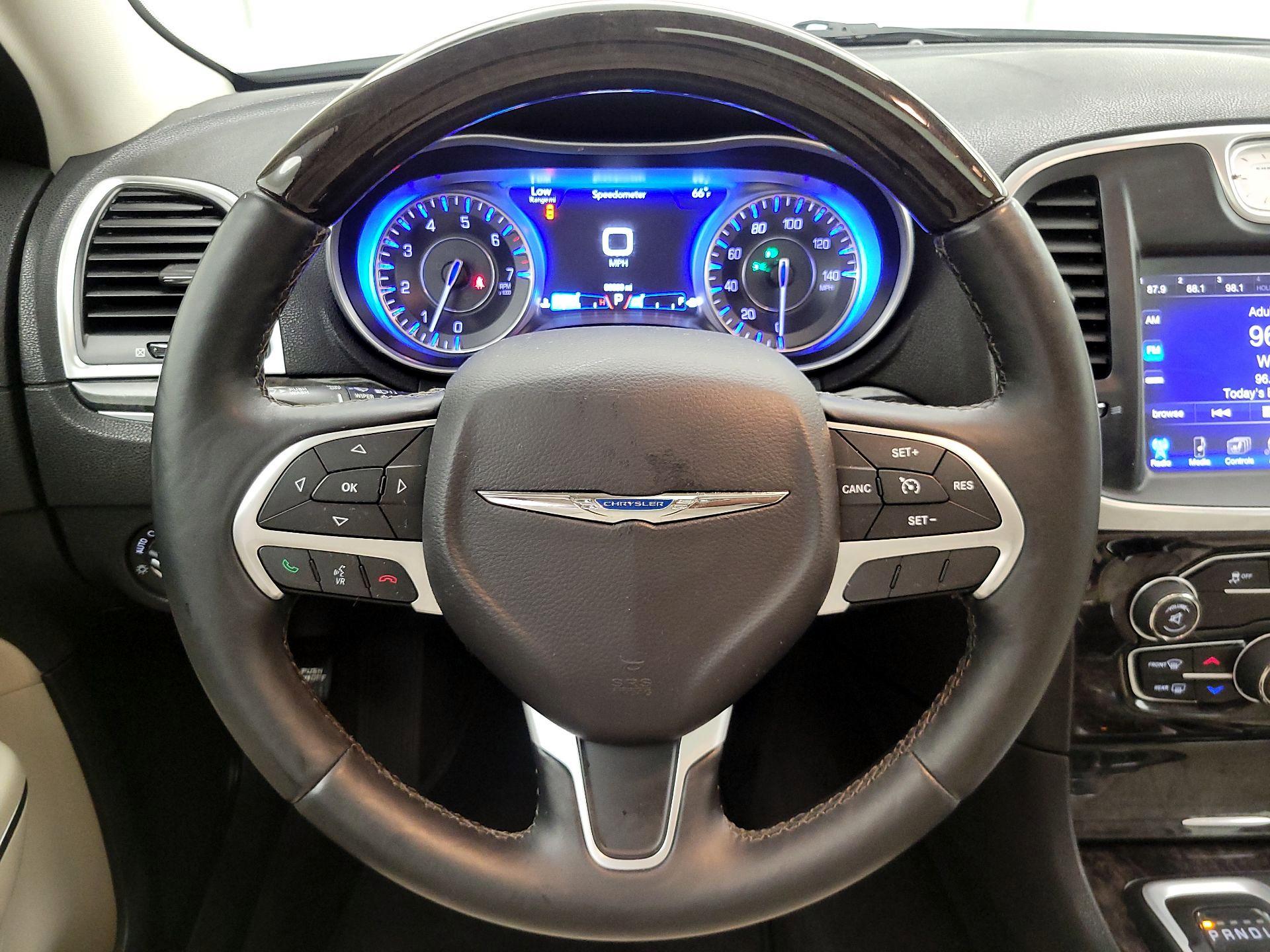 Thumbnail: 2016 Chrysler 300 - 10