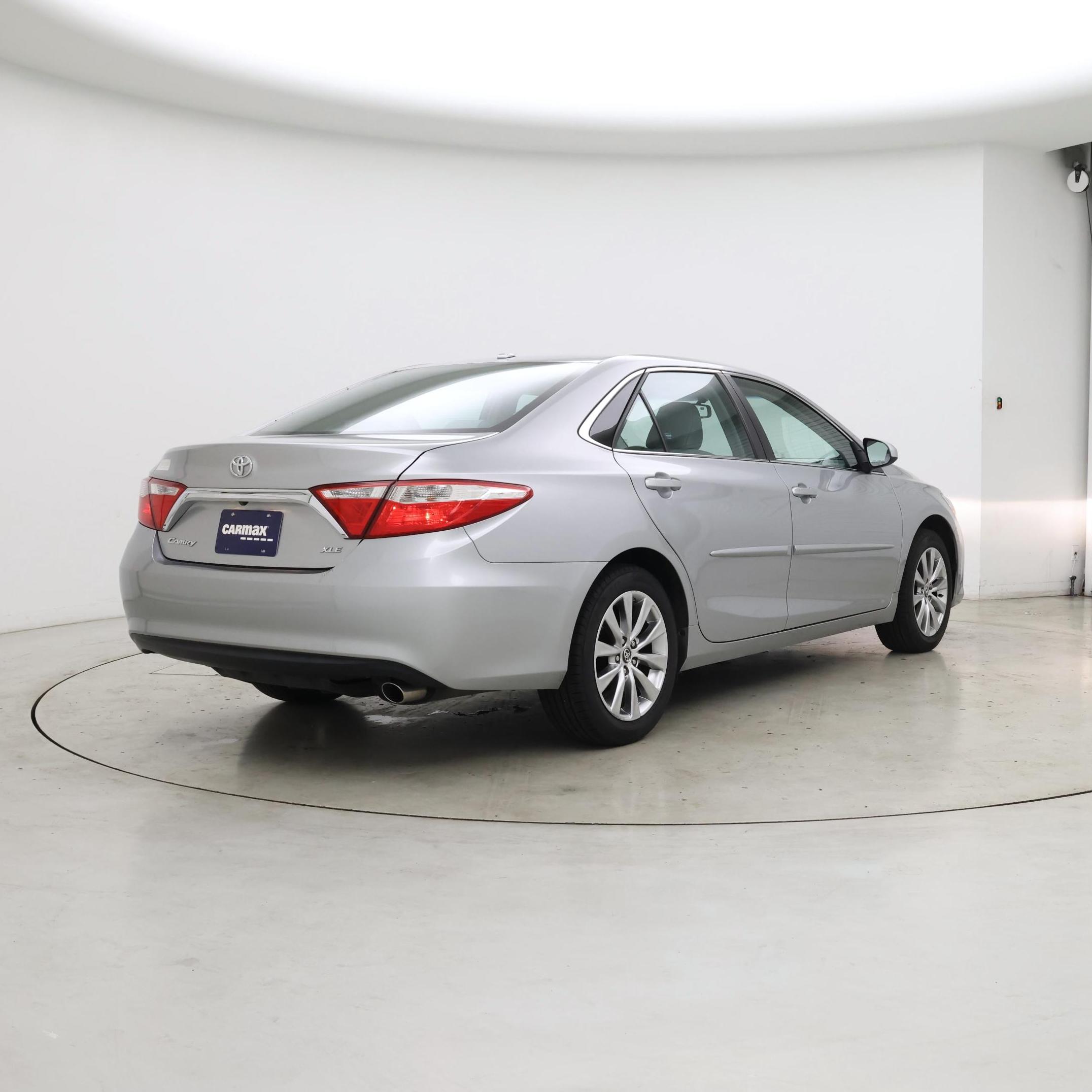 Thumbnail: 2017 Toyota Camry - 8