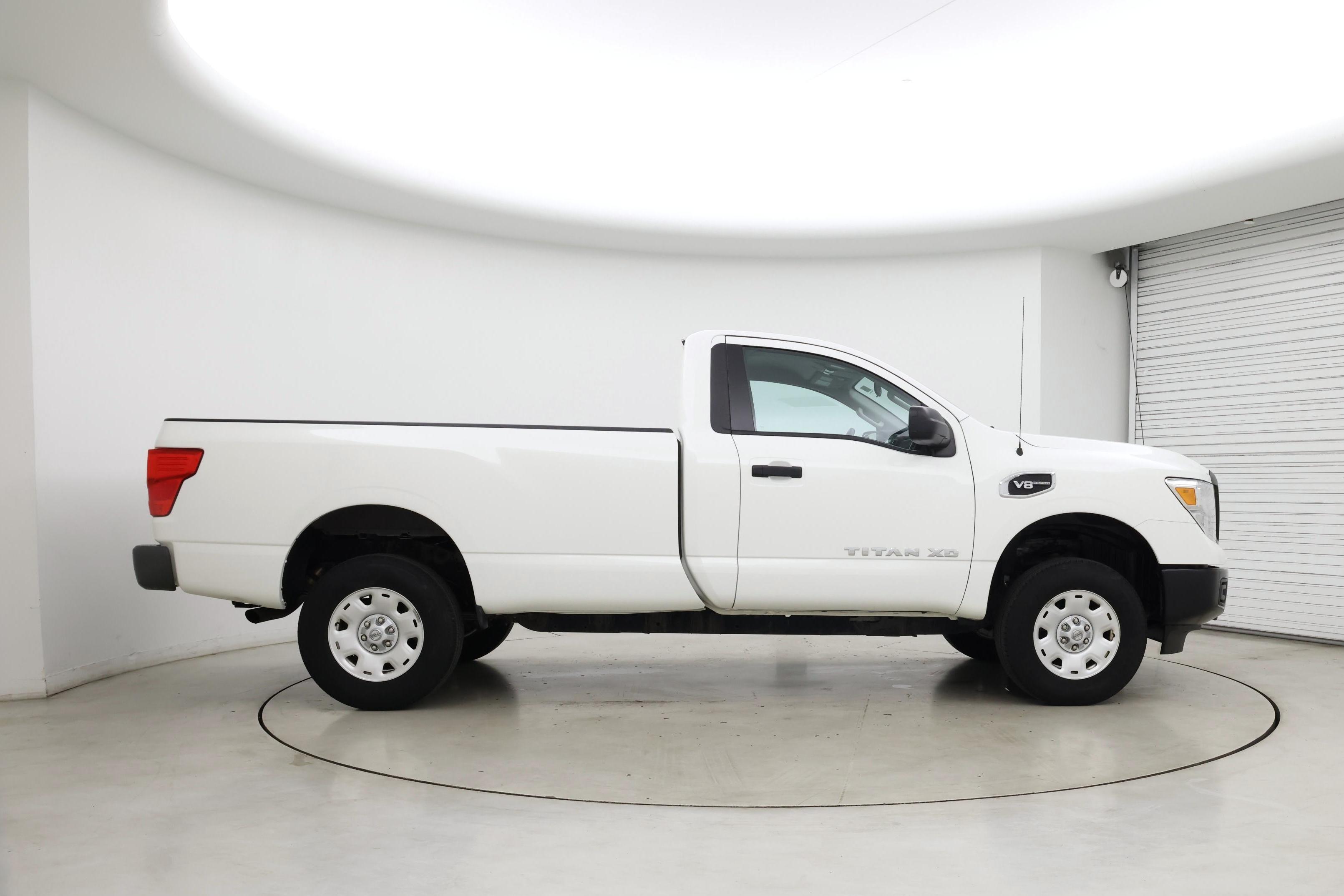 Thumbnail: 2018 Nissan Titan - 7