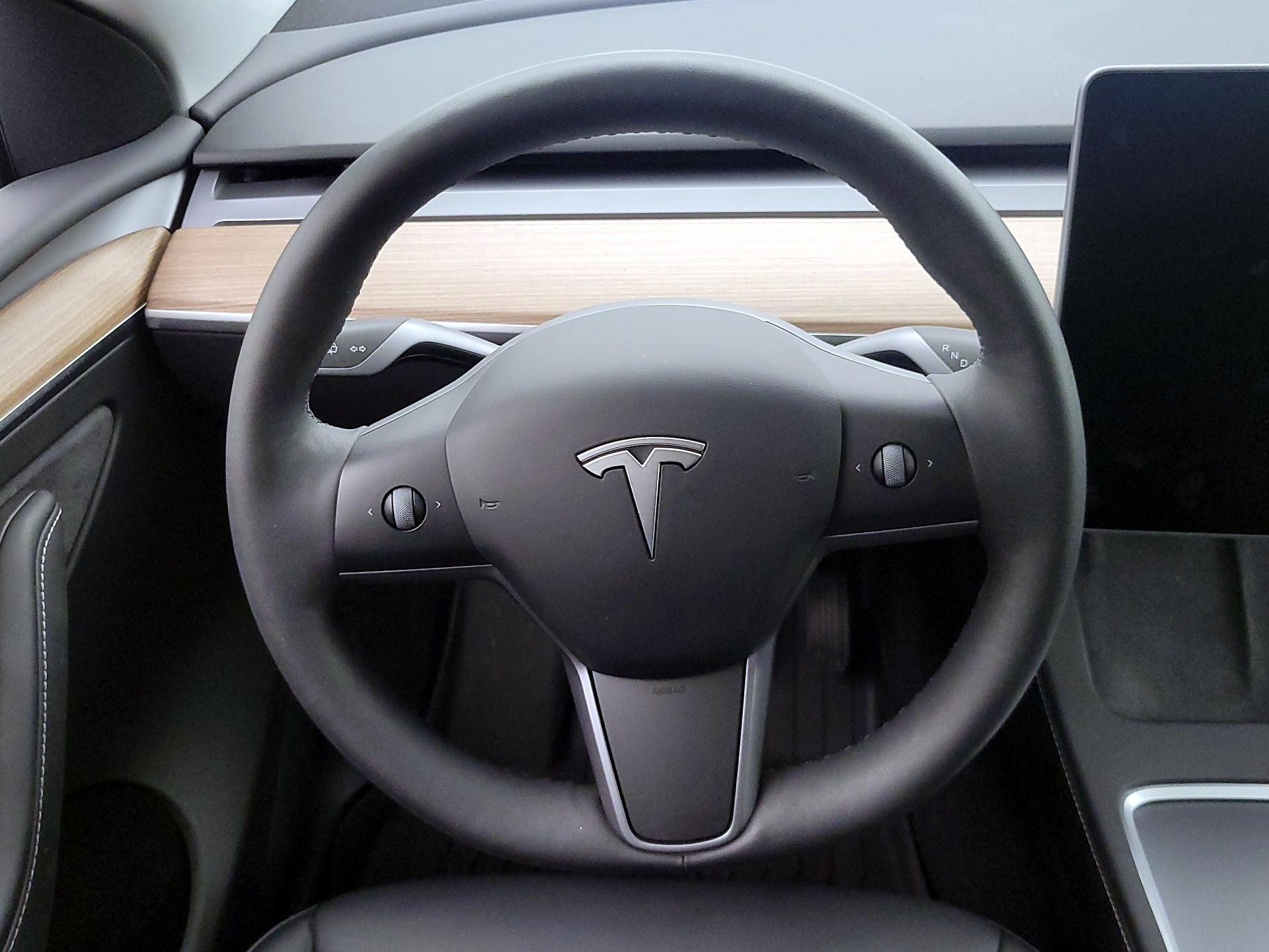 Thumbnail: 2024 Tesla Model Y - 10