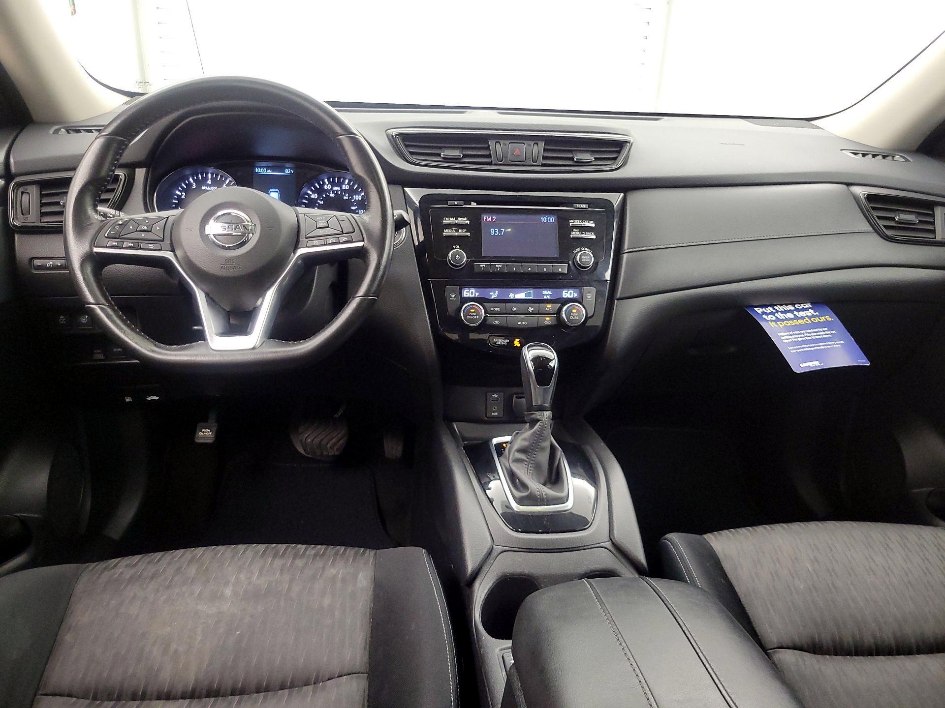 Thumbnail: 2017 Nissan Rogue - 9
