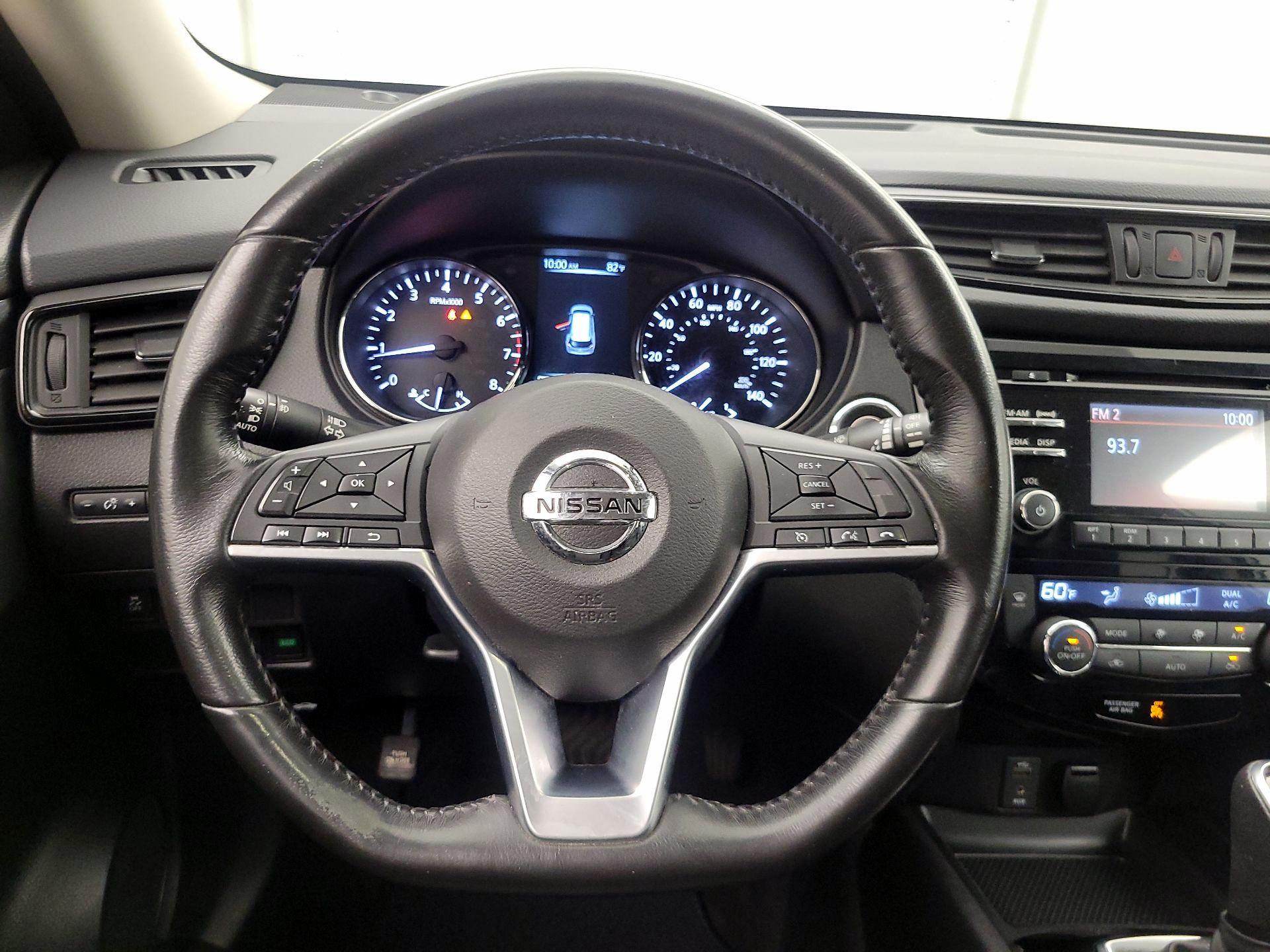 Thumbnail: 2017 Nissan Rogue - 10
