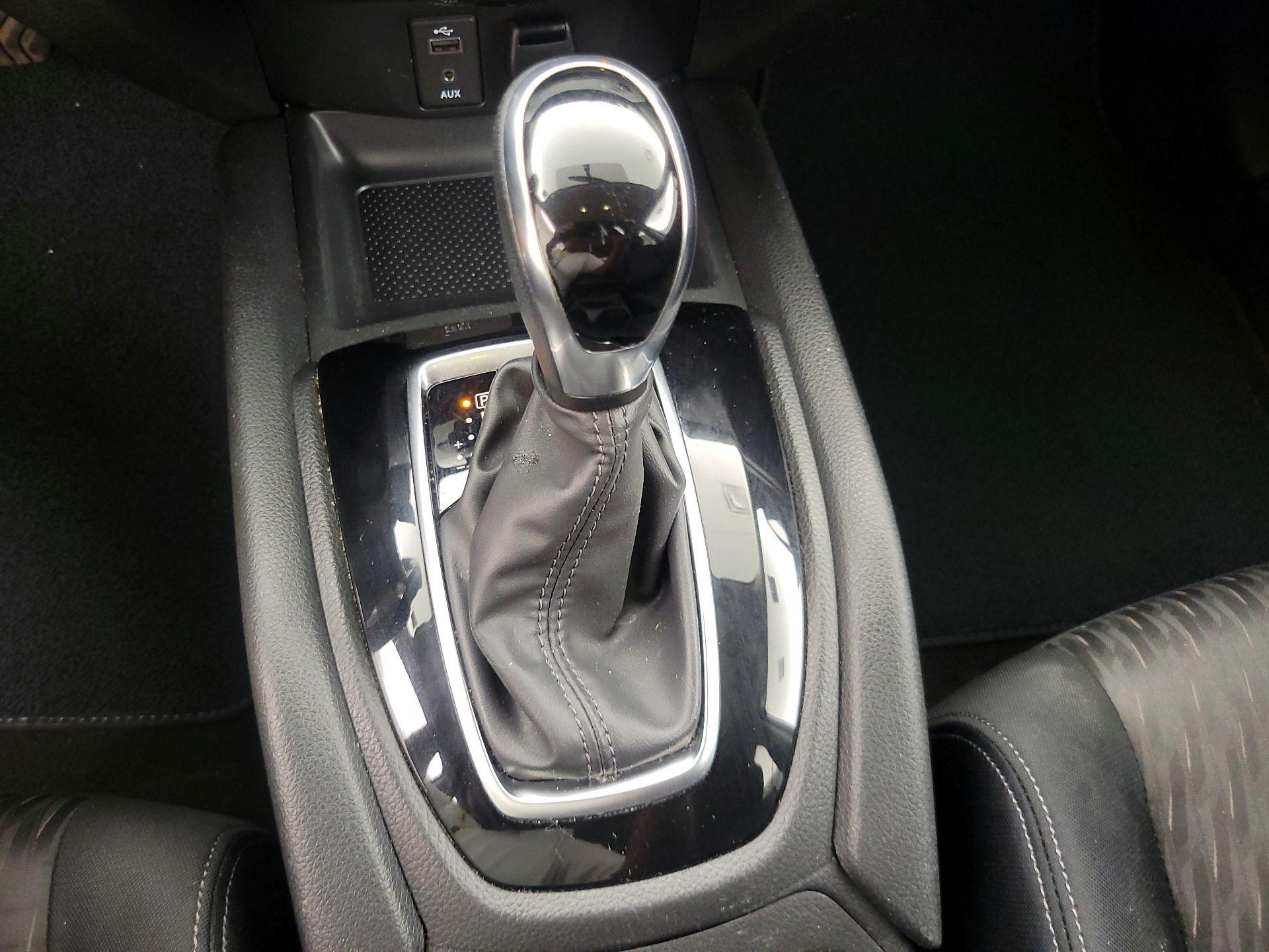 Thumbnail: 2017 Nissan Rogue - 17
