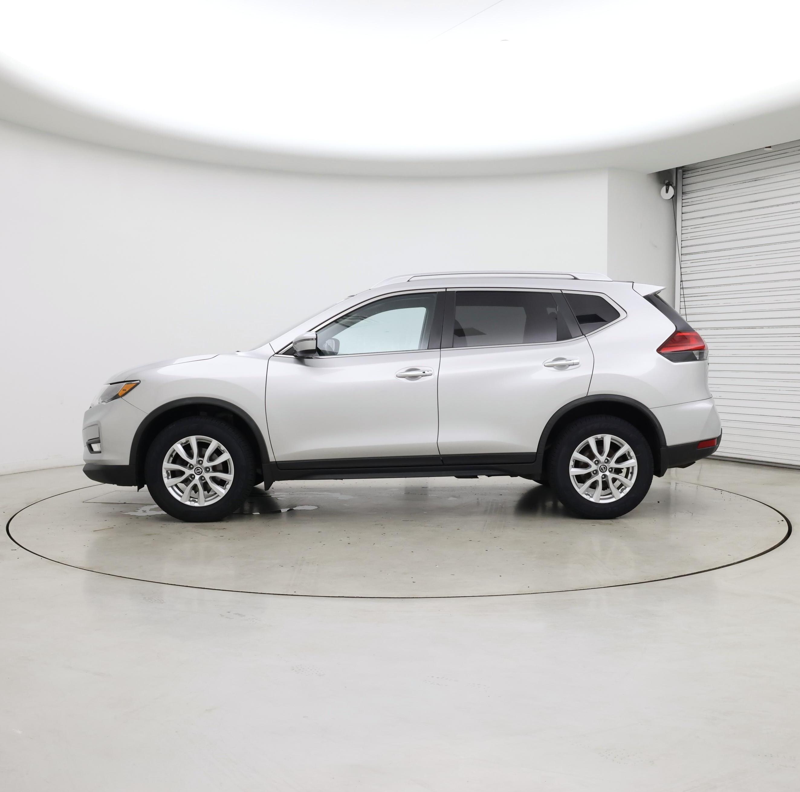 Thumbnail: 2017 Nissan Rogue - 3