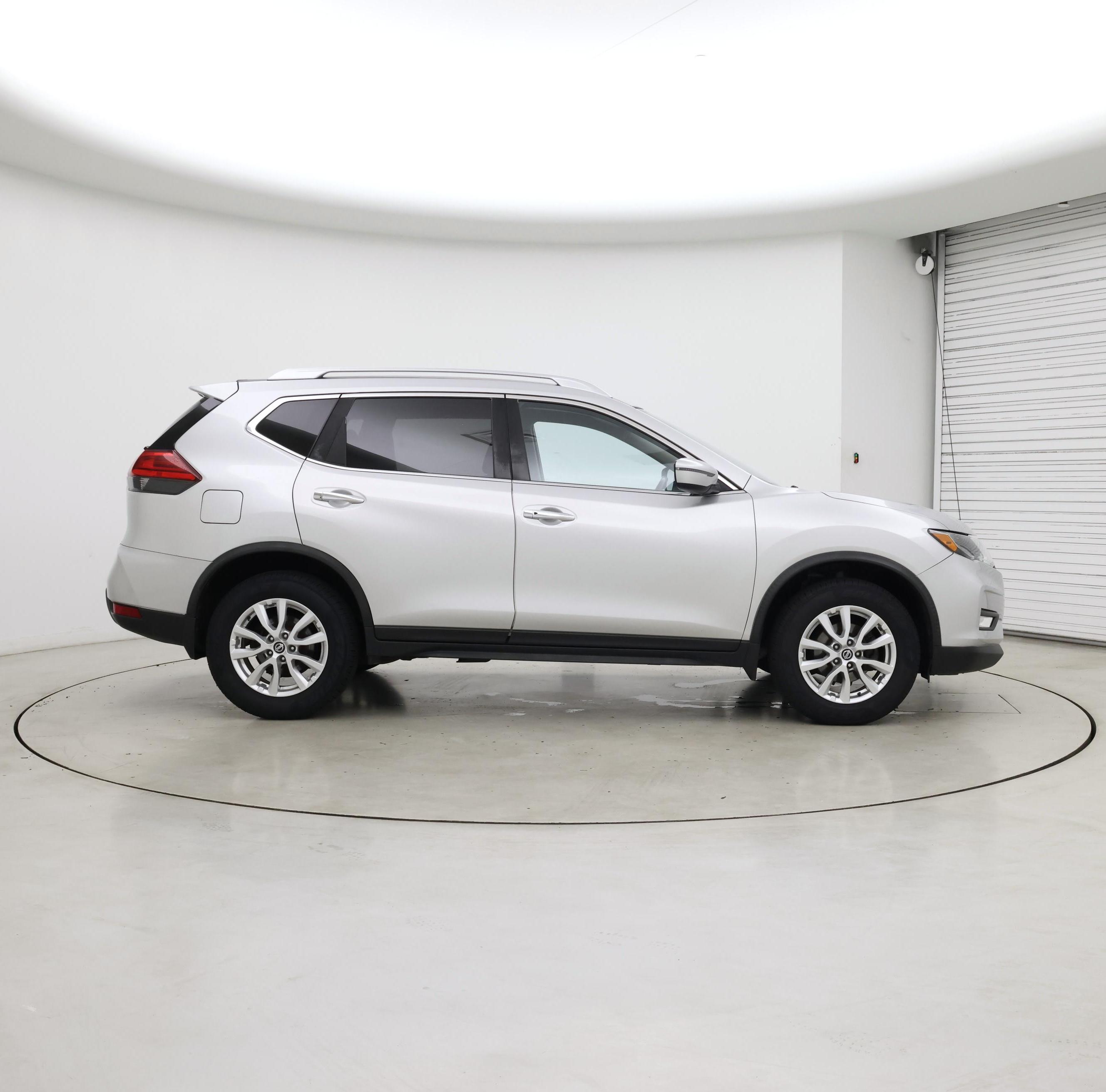 Thumbnail: 2017 Nissan Rogue - 7